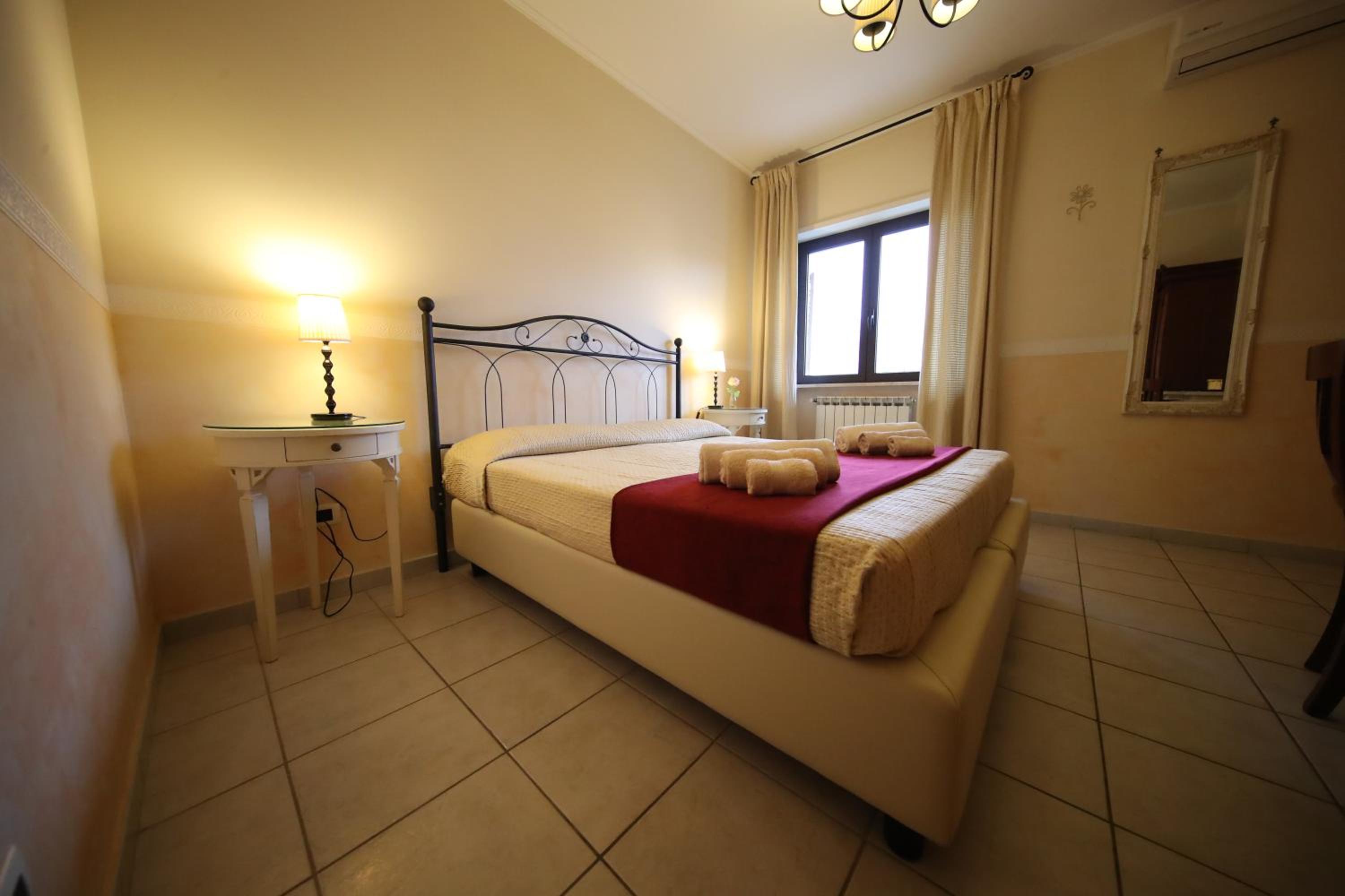 Deluxe Room (2 Adults + 1 Child)
