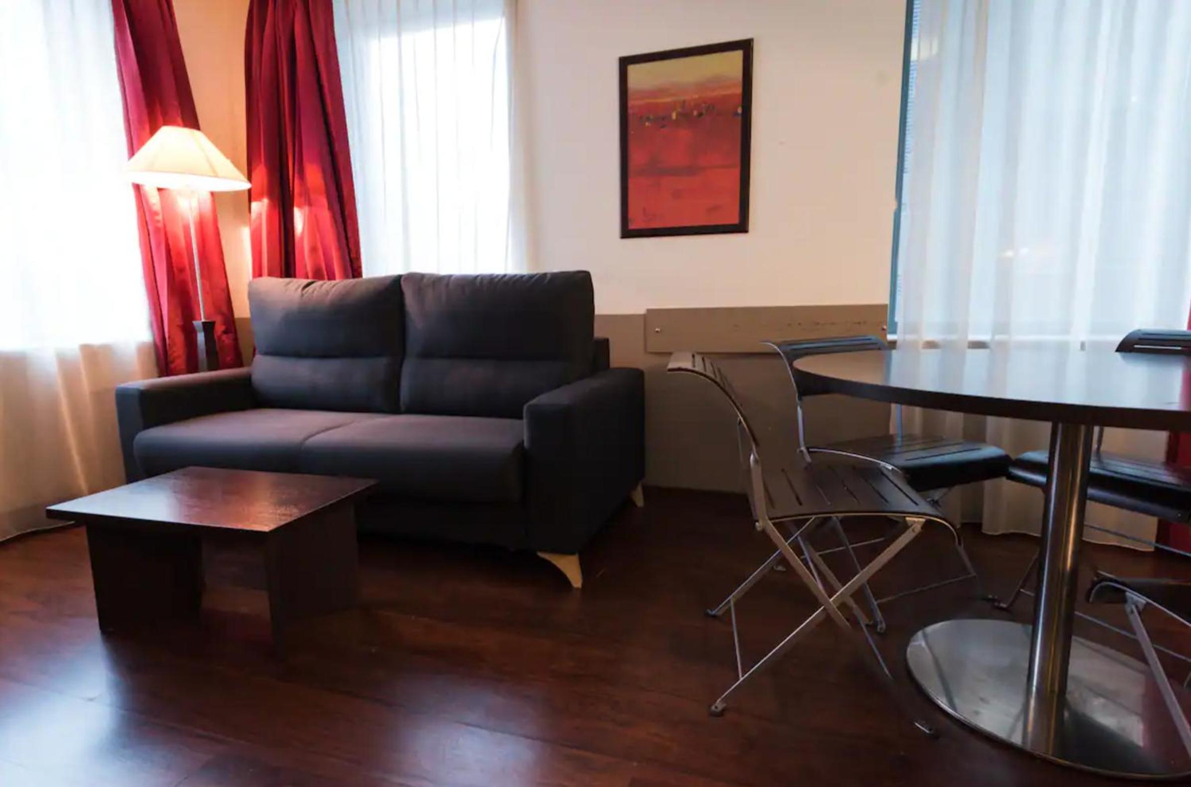 Two-Bedroom Apartment - Photo 4