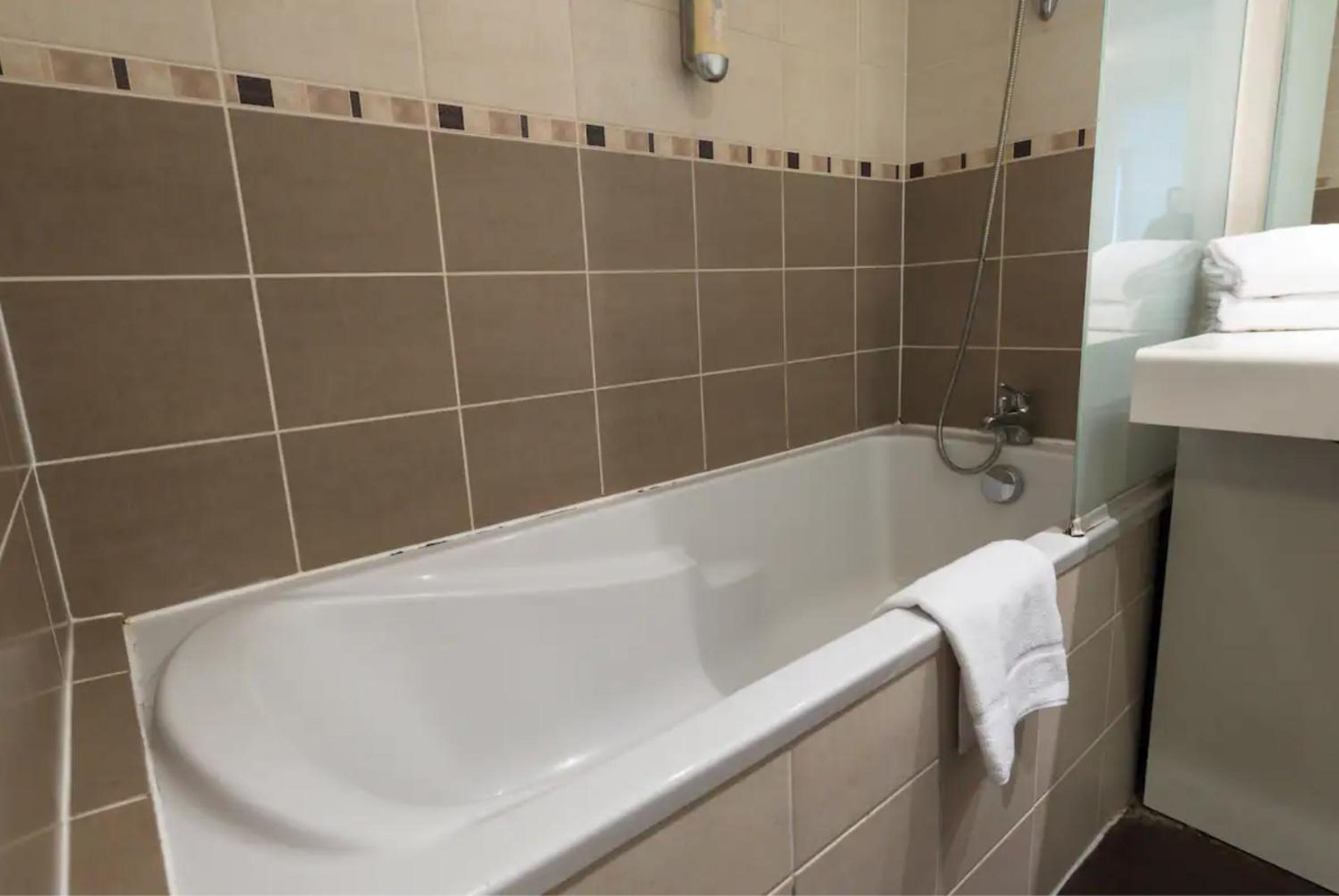 Two-Bedroom Apartment - Photo 2