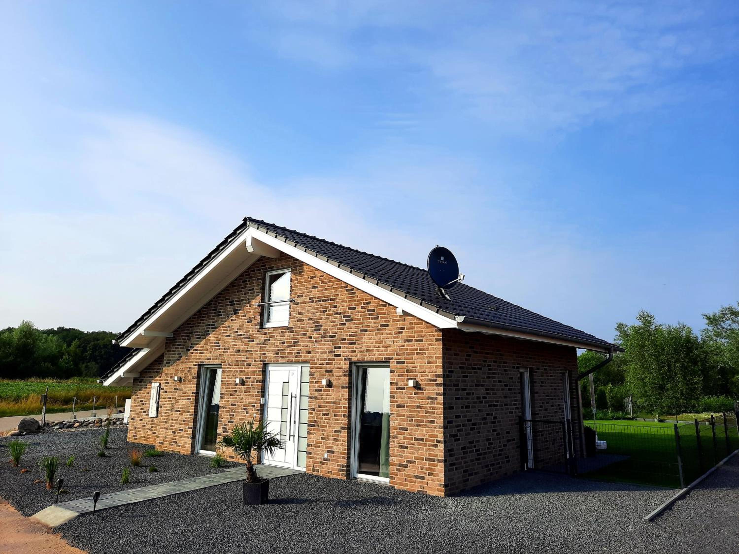 Three-Bedroom House photo 3