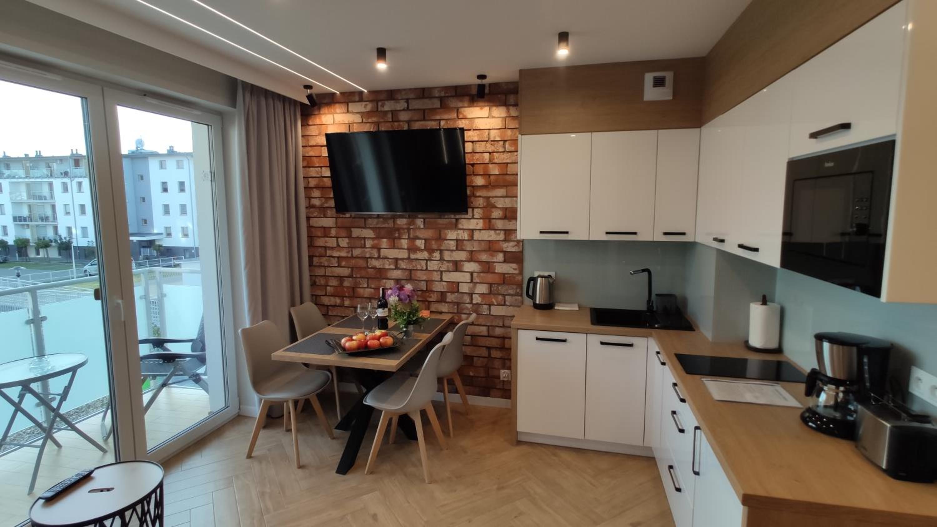 Apartment with Balcony photo 3