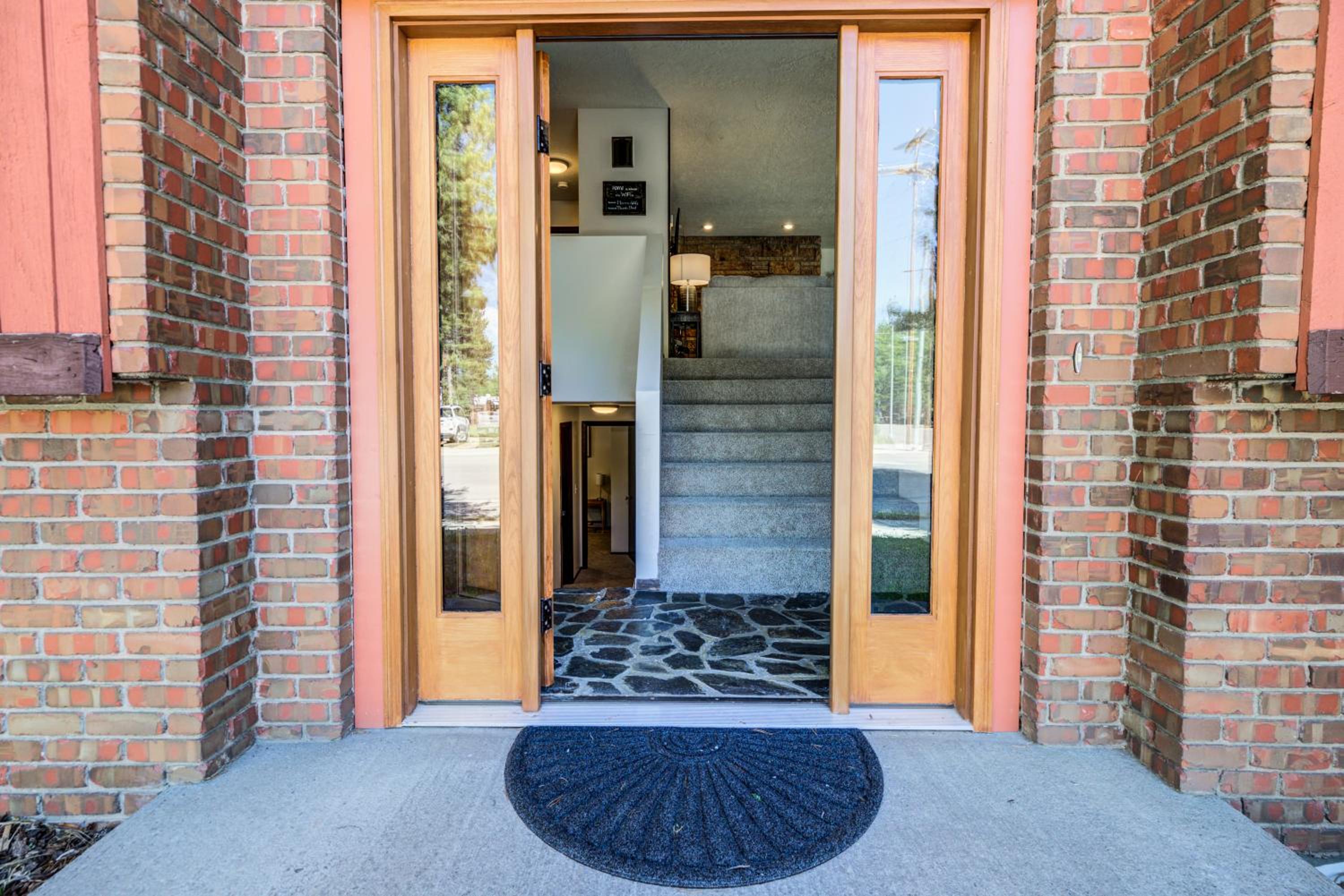 Four-Bedroom House - Photo 12