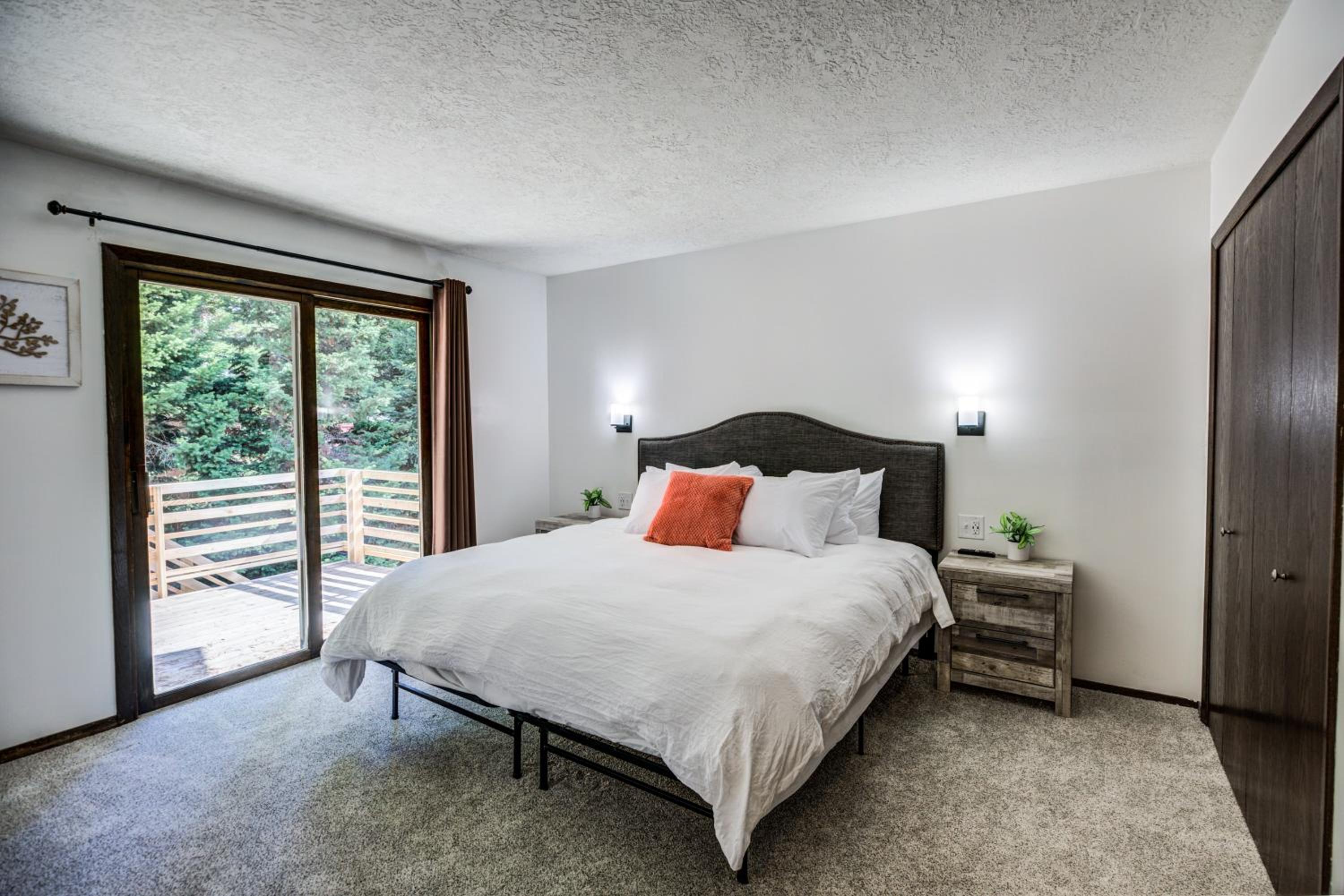 Four-Bedroom House - Photo 28