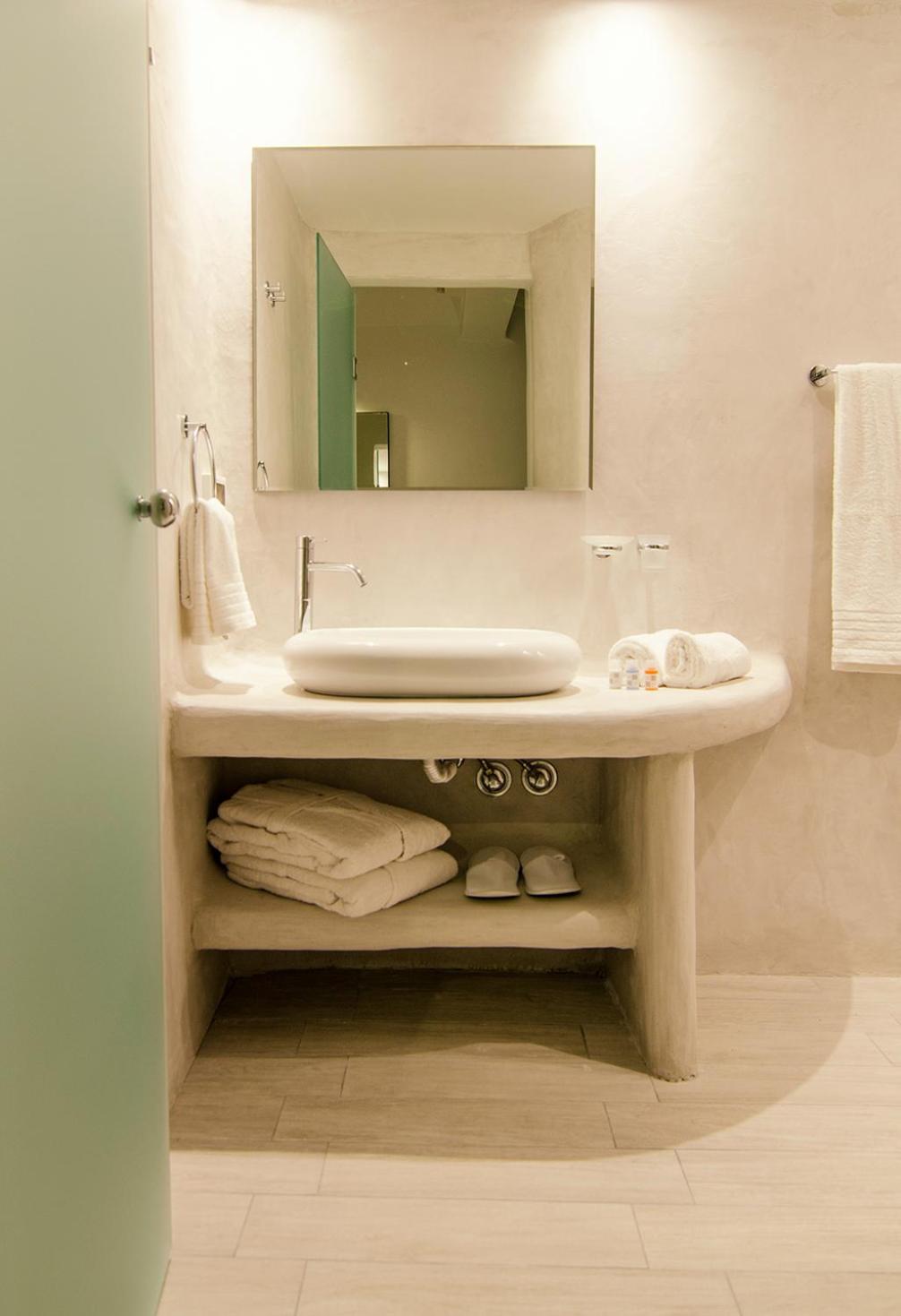 Deluxe Double Room with Sea View - Photo 3