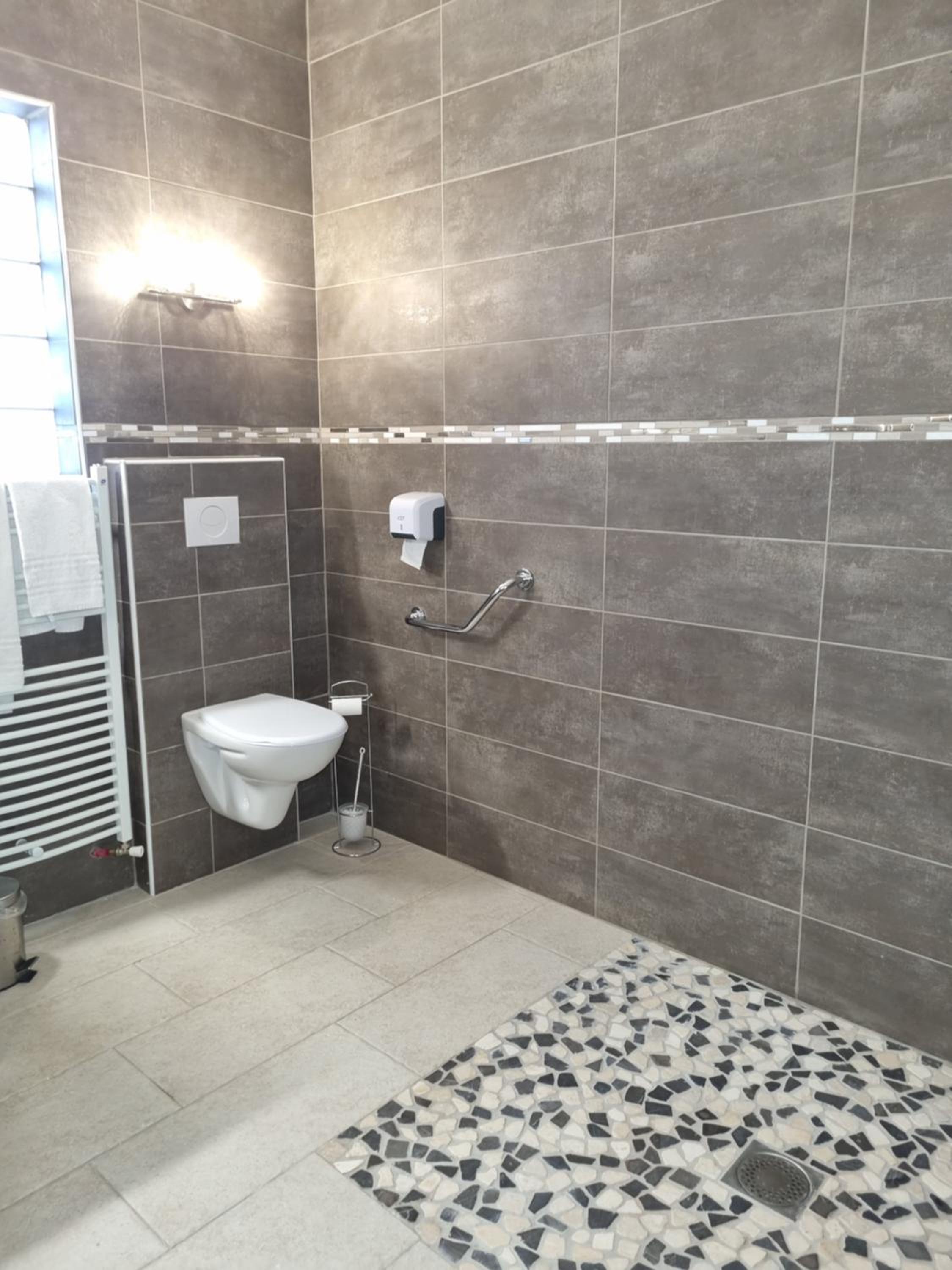 Double Room - Disability Access photo 3