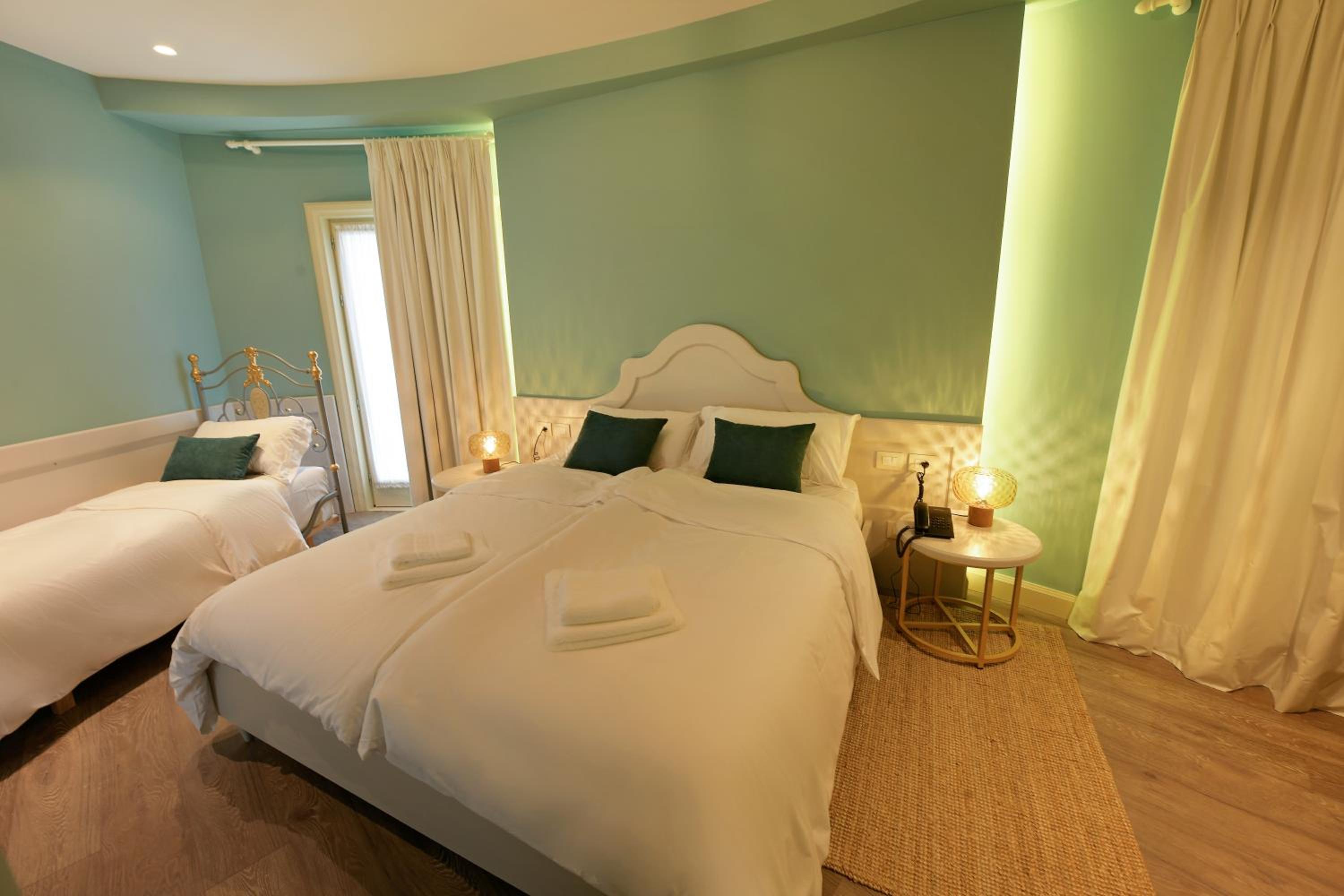 Triple Room with Balcony