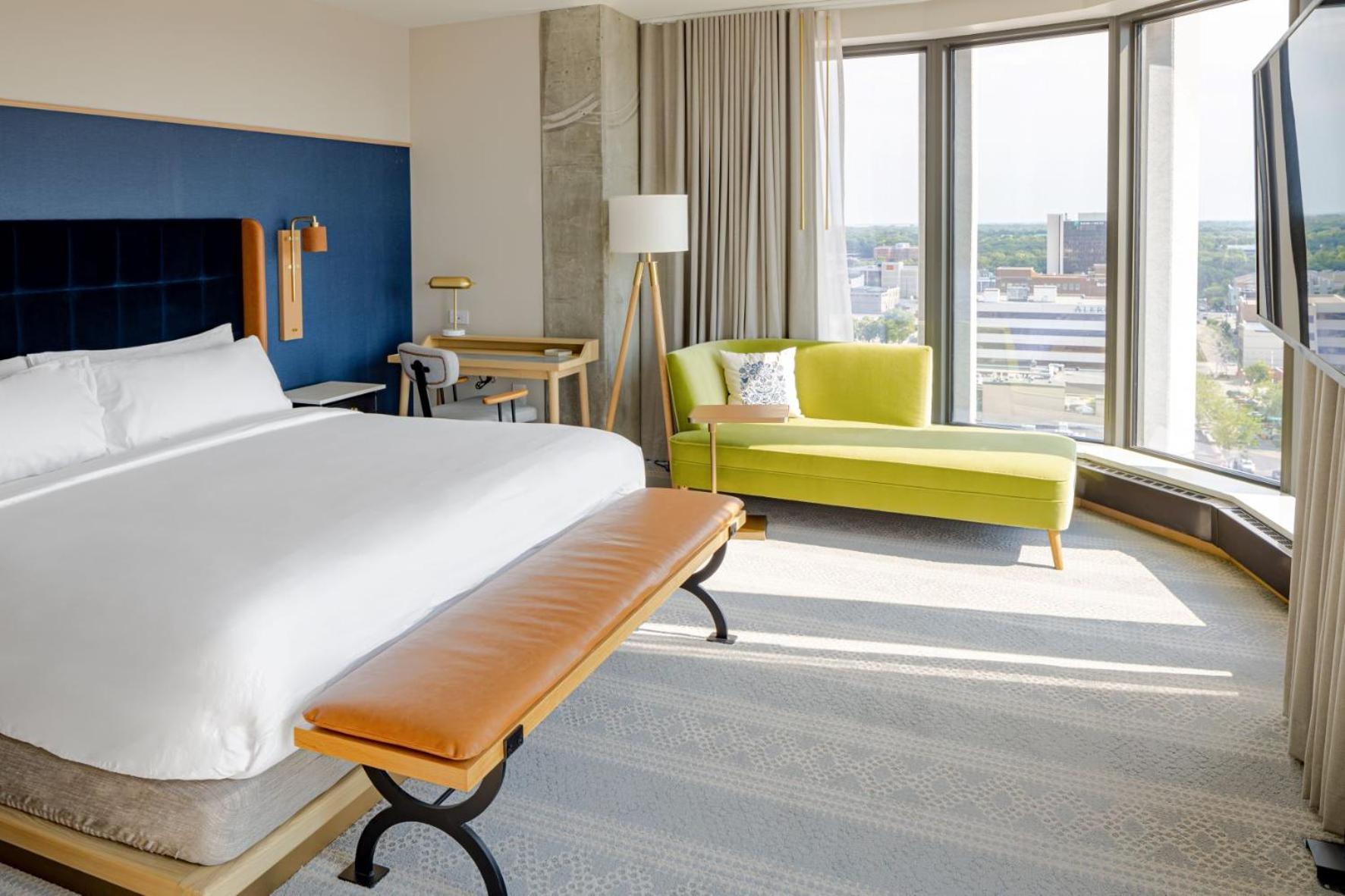 Jasper Studio Suite - One King Bed