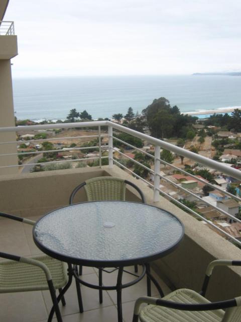 Three-Bedroom Apartment photo 2