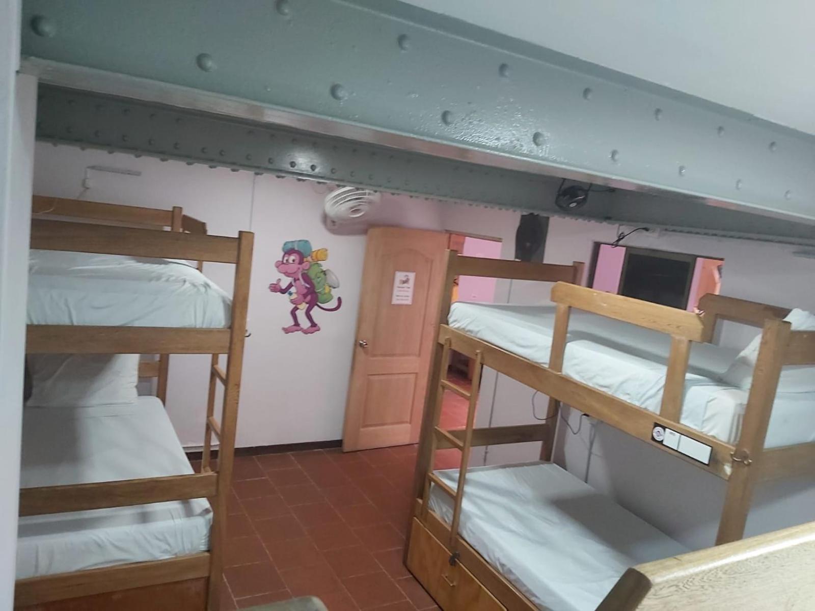 Bed in 6-Bed Mixed Dormitory Room photo 3