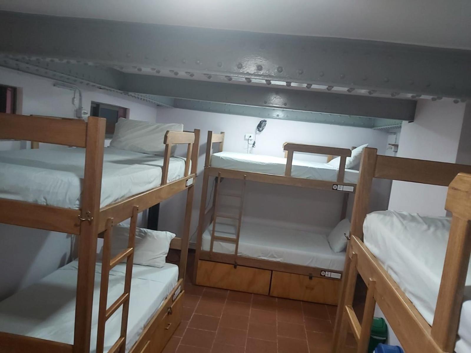 Bed in 6-Bed Mixed Dormitory Room photo 2