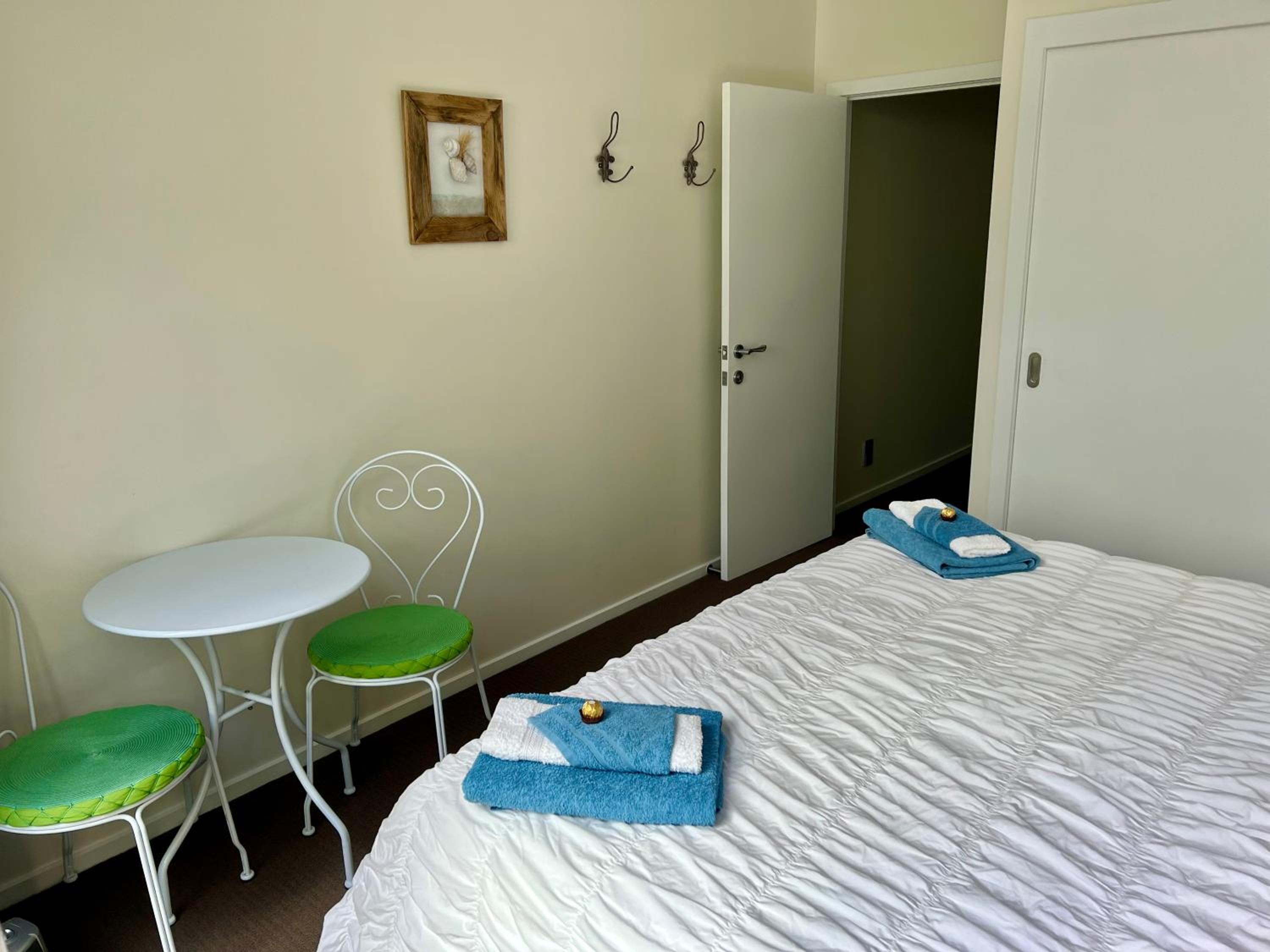 Double Room with Patio - Photo 6