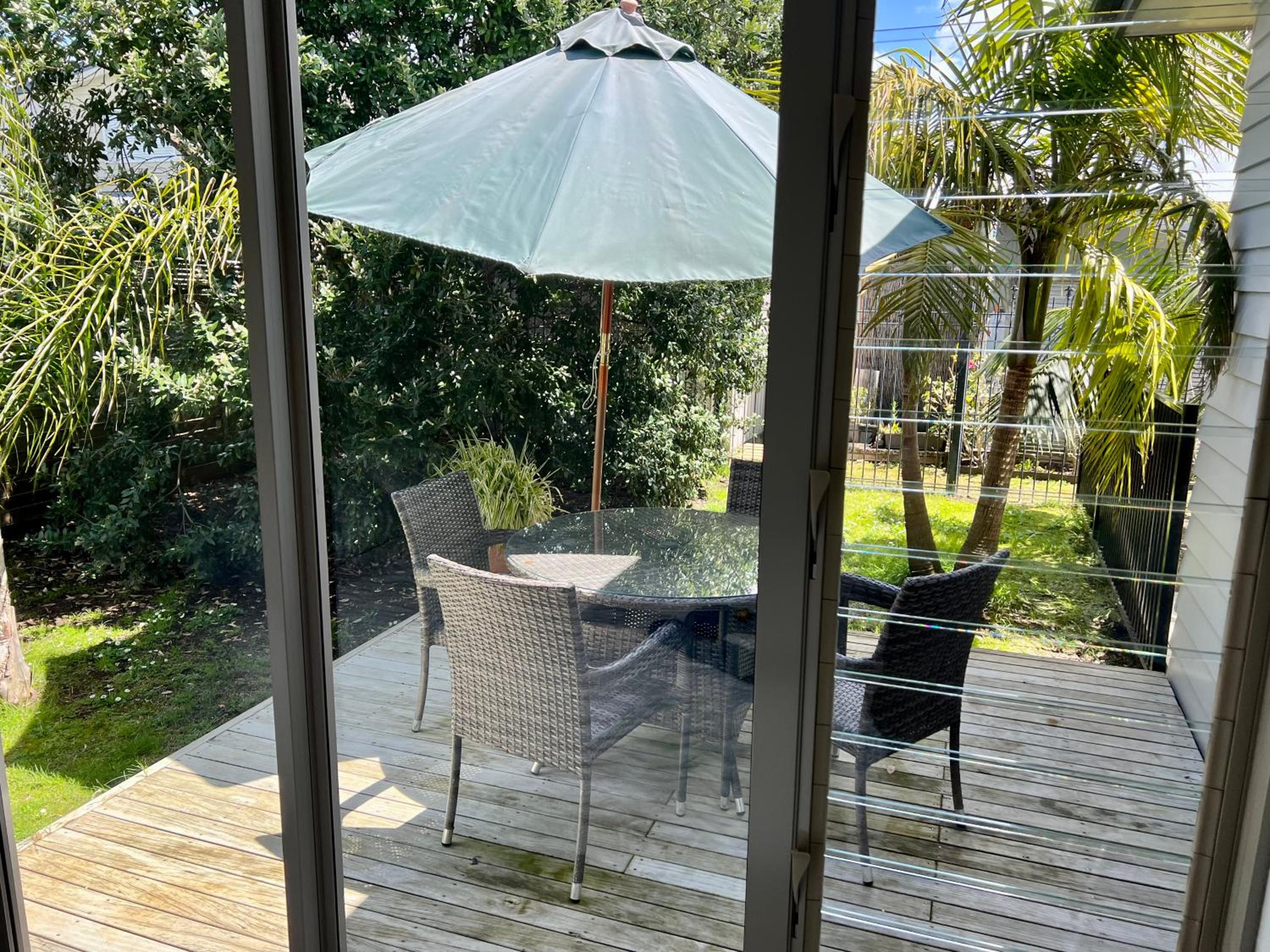 Double Room with Patio - Photo 9