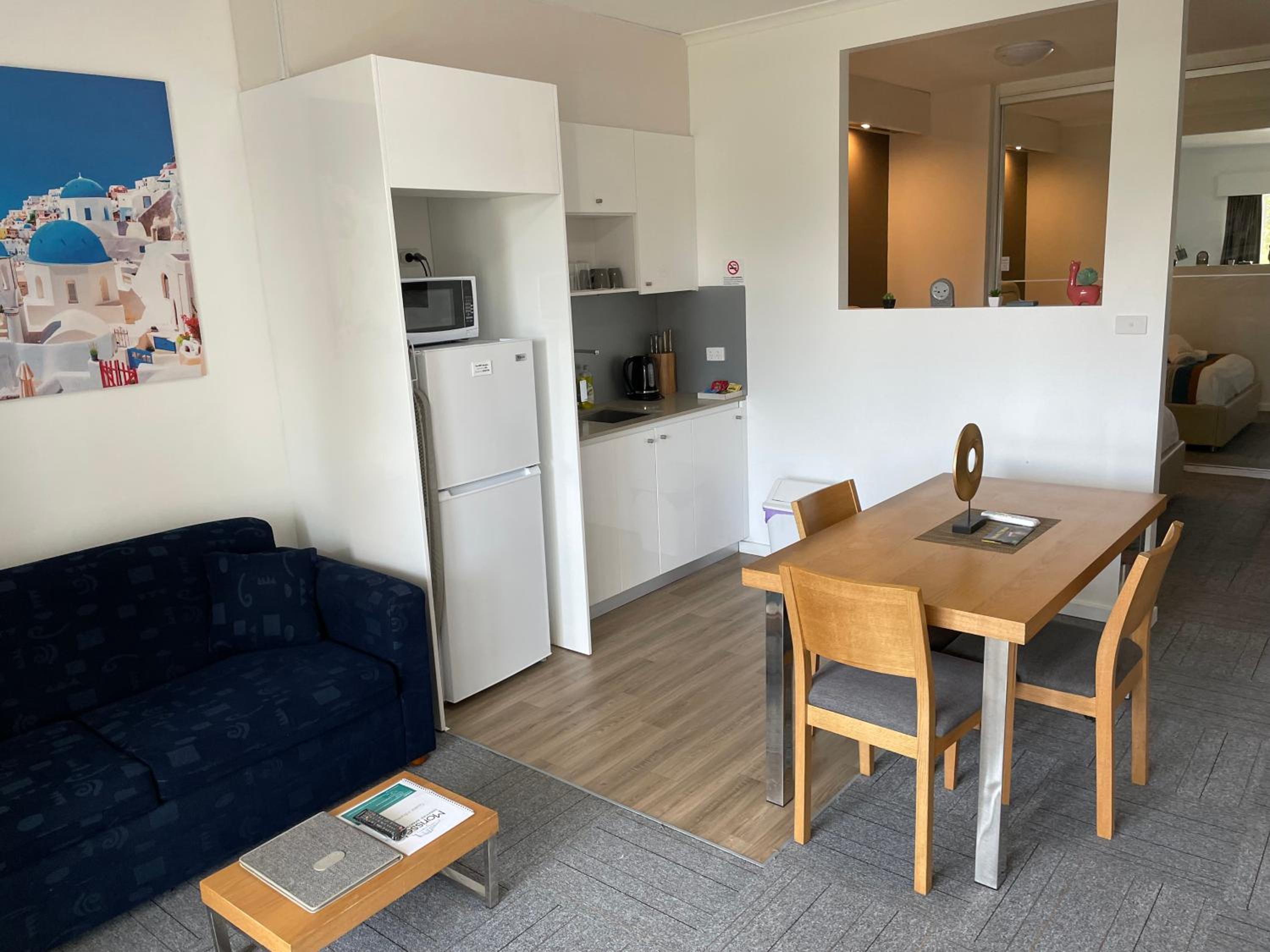 Studio Apartment photo 3