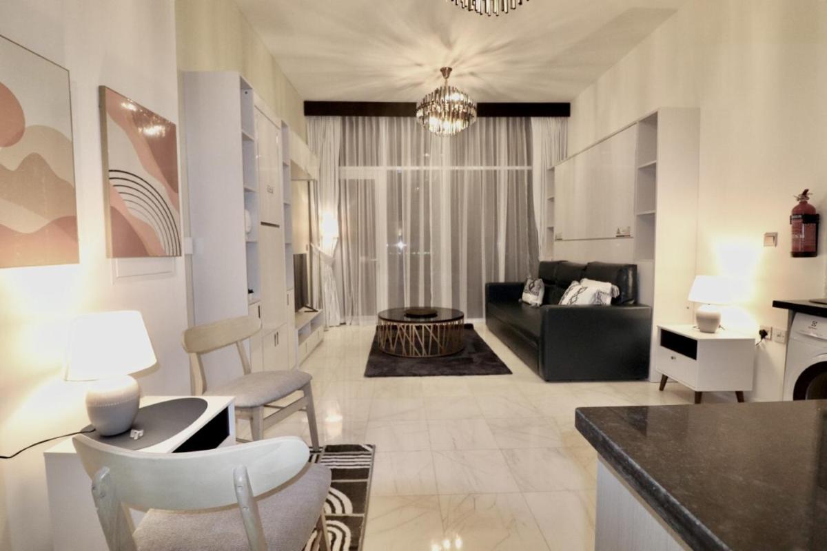 Studio Apartment photo 1