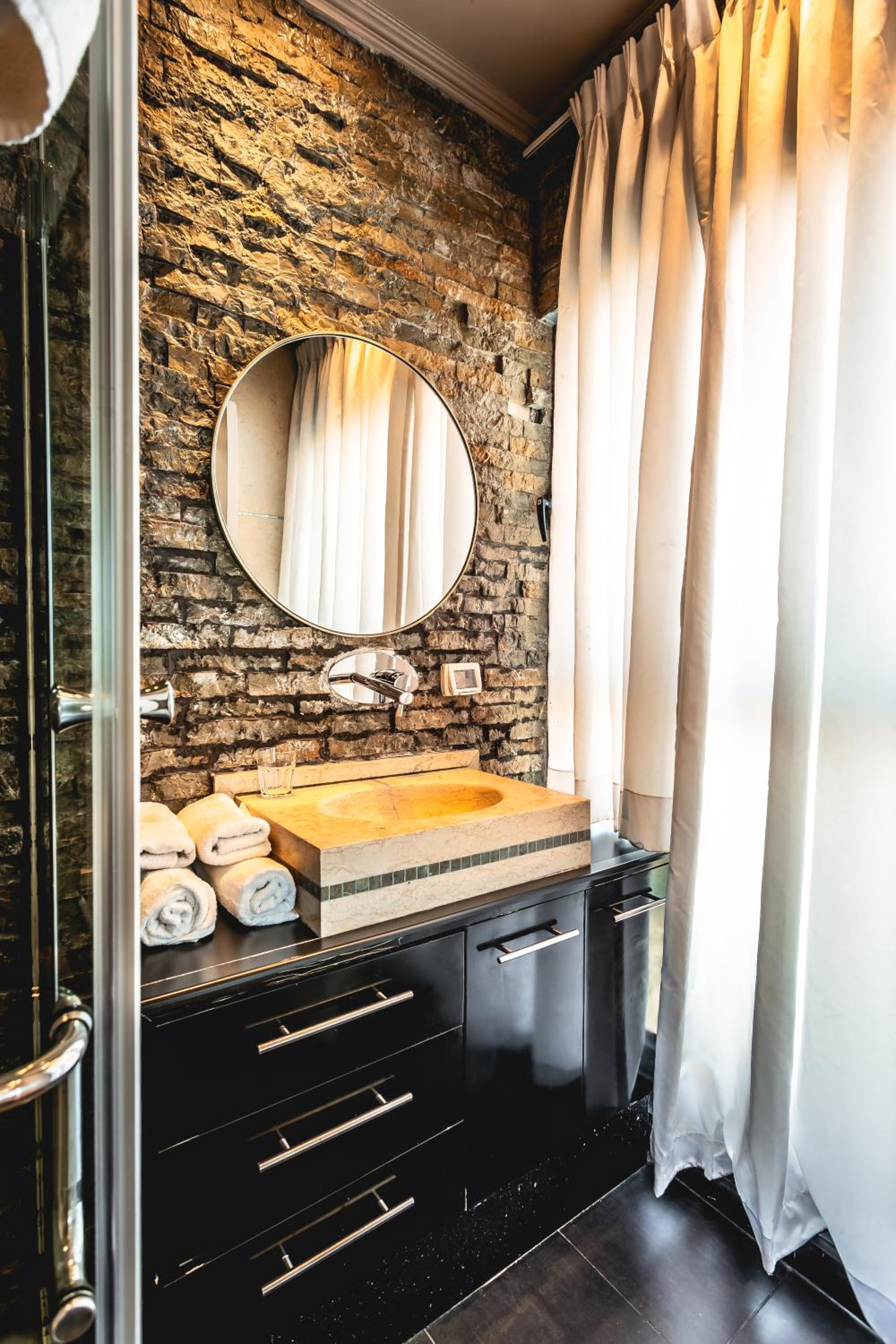 Suite with City View photo 2