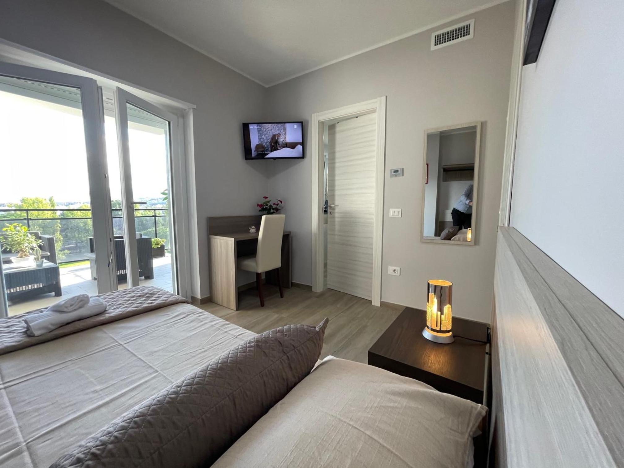 Single Room with Terrace photo 3