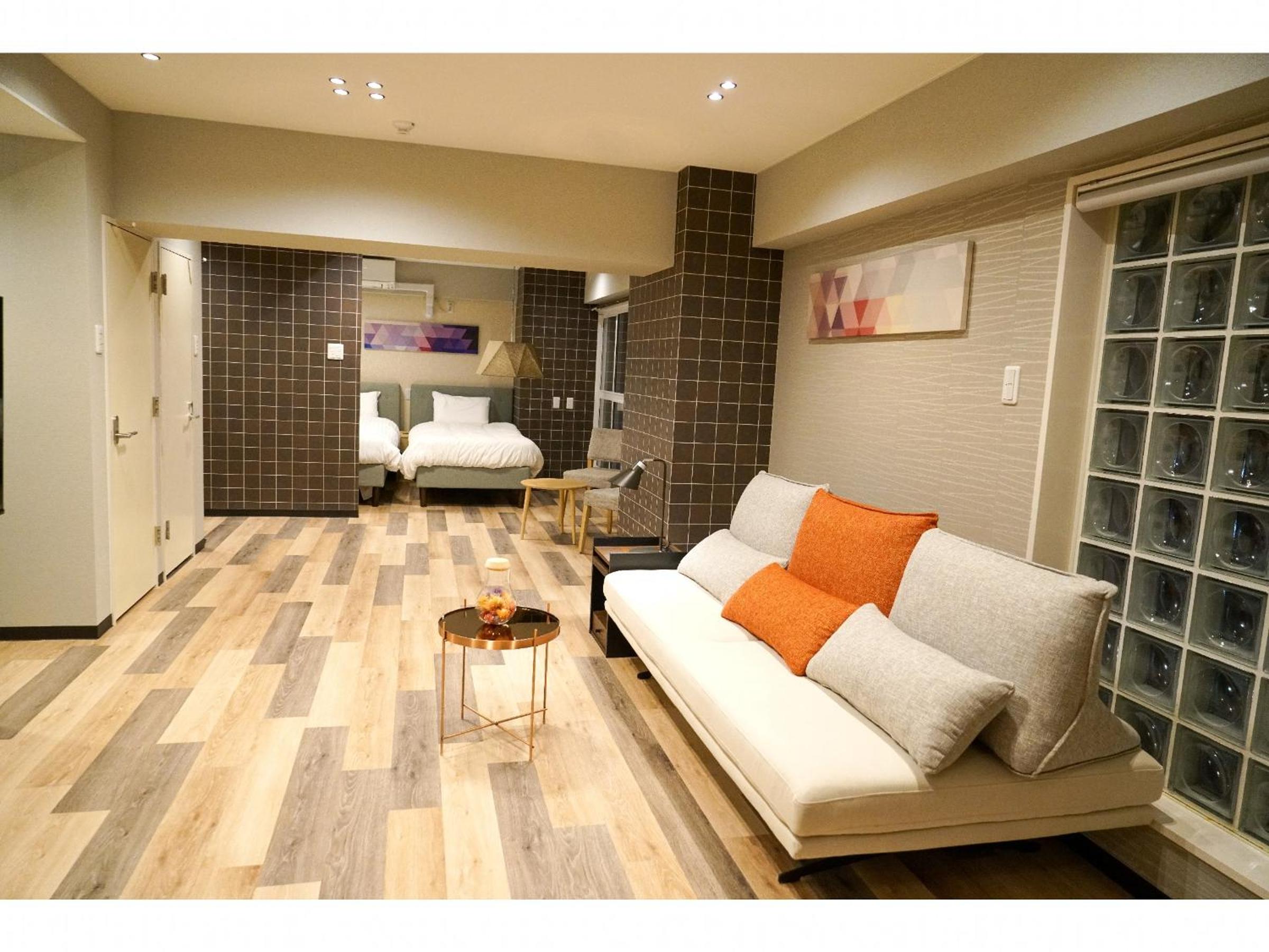 Quadruple Room with Private Bathroom - Photo 8