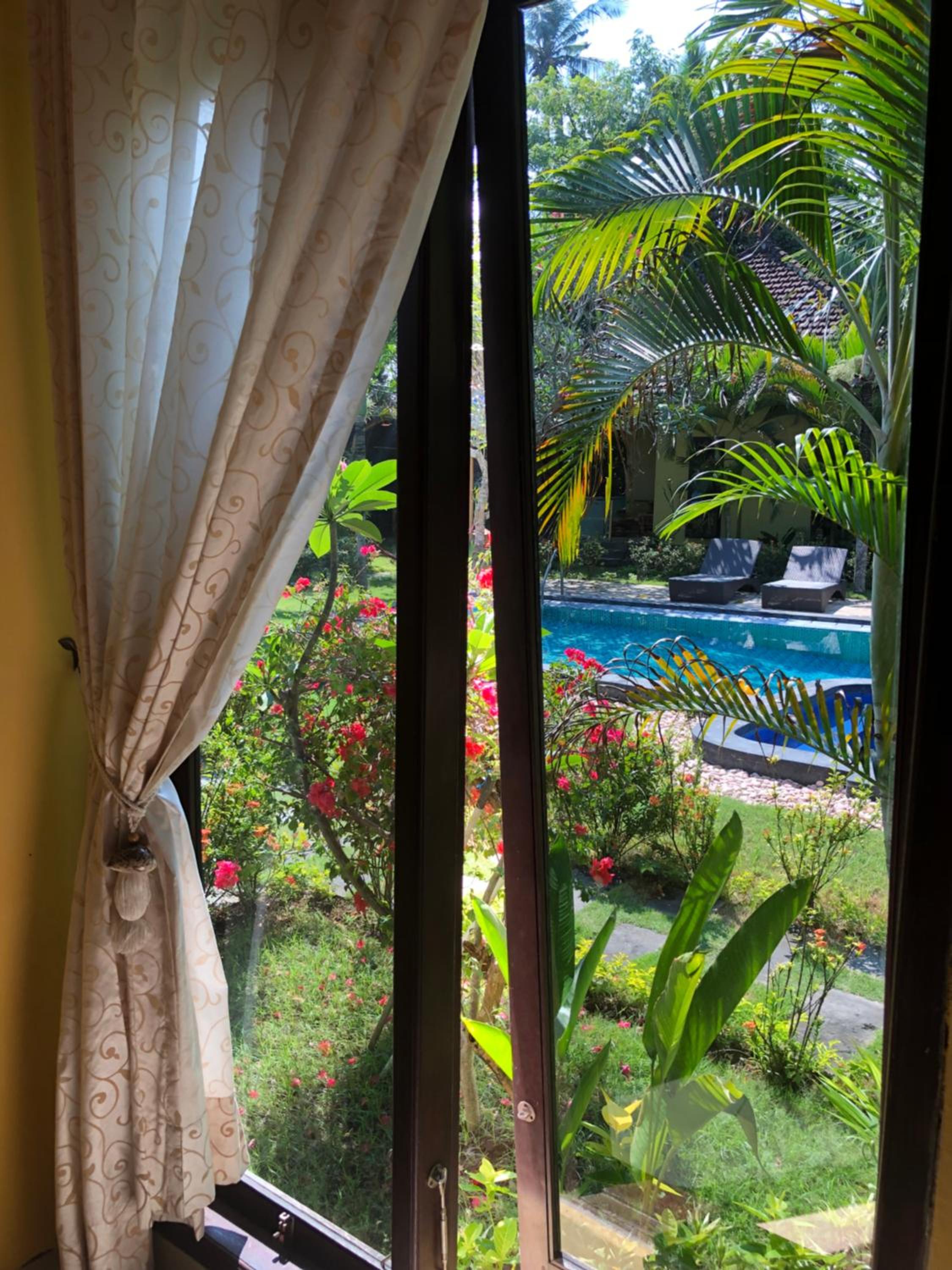 Deluxe Bungalow with Garden View - Photo 5