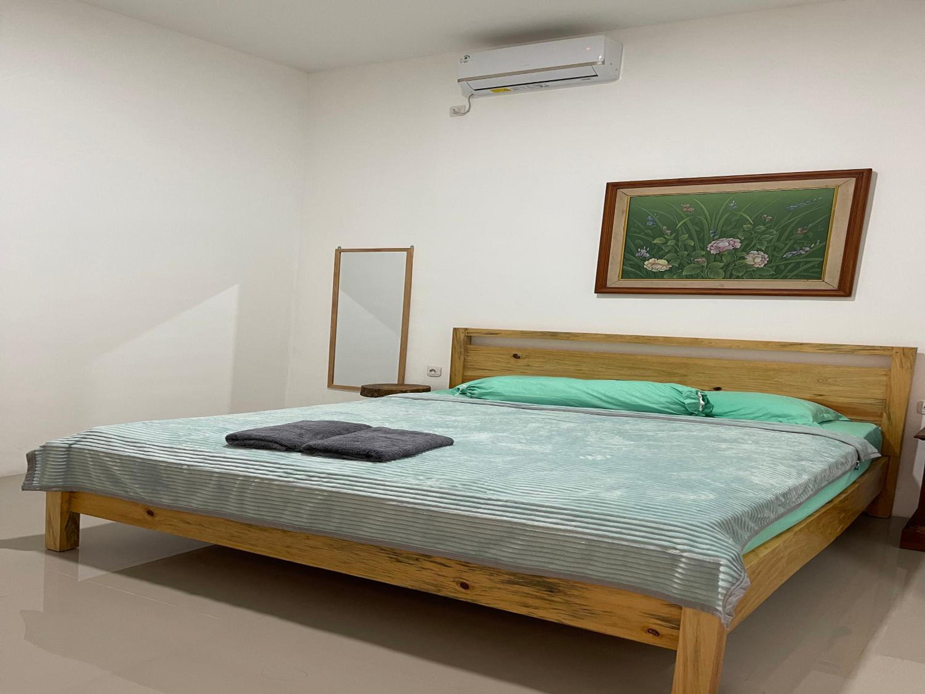 Three-Bedroom House photo 1