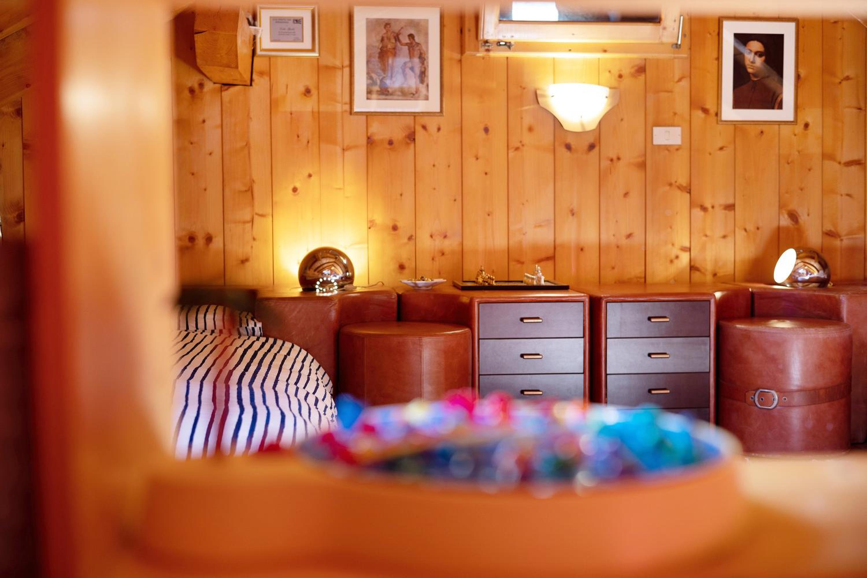 Two-Bedroom House - Photo 17