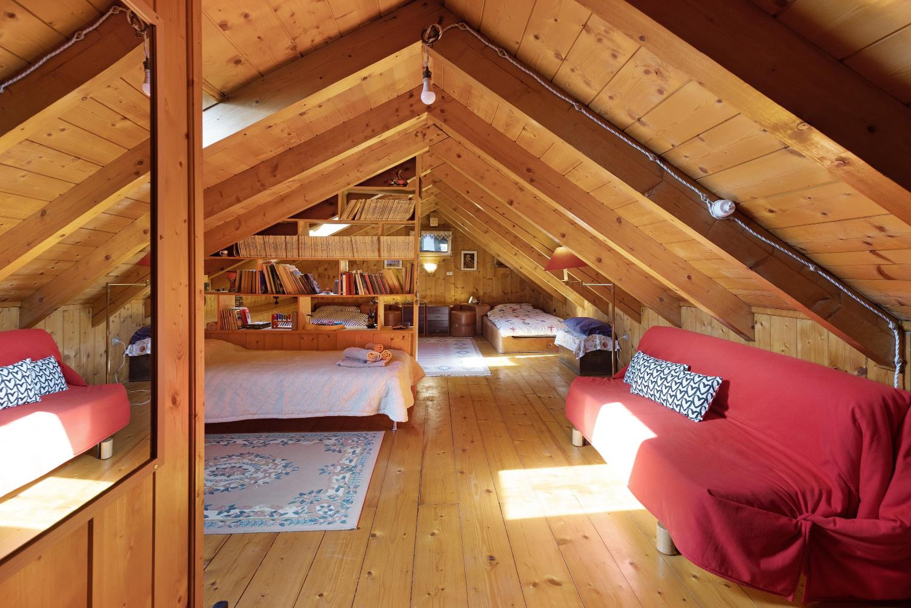 Two-Bedroom House - Photo 10