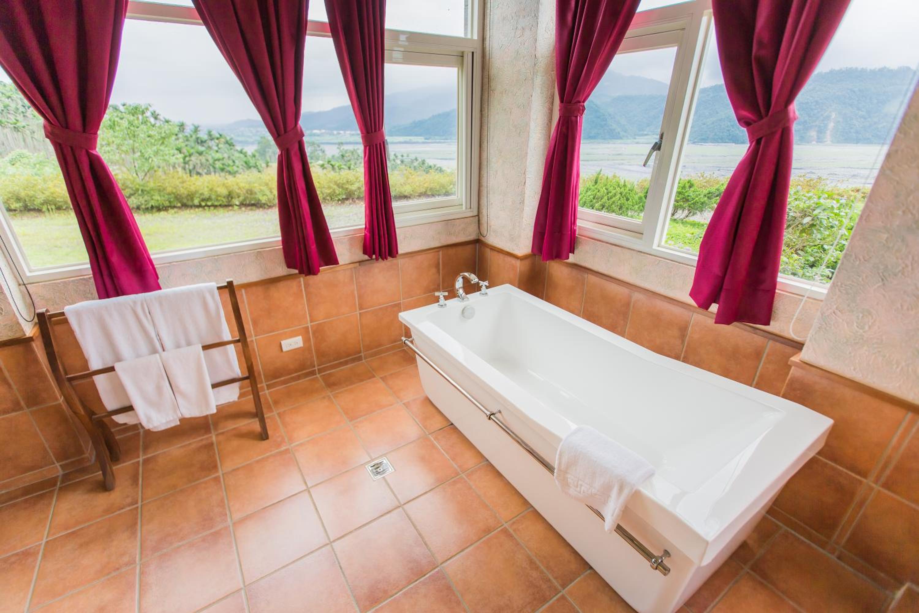 Deluxe Double Room With Bath