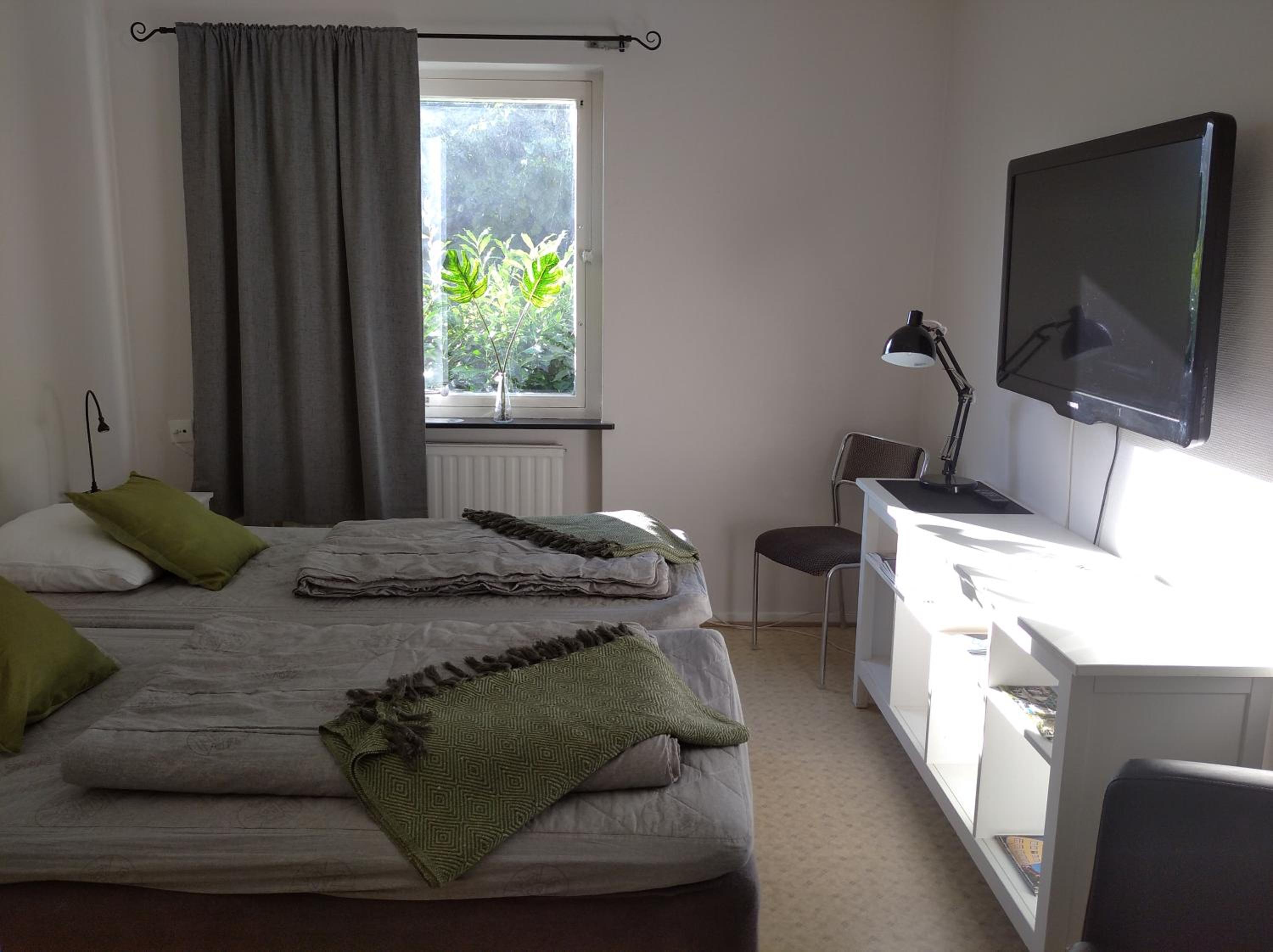 Double Room with Private Toilet - Photo 1
