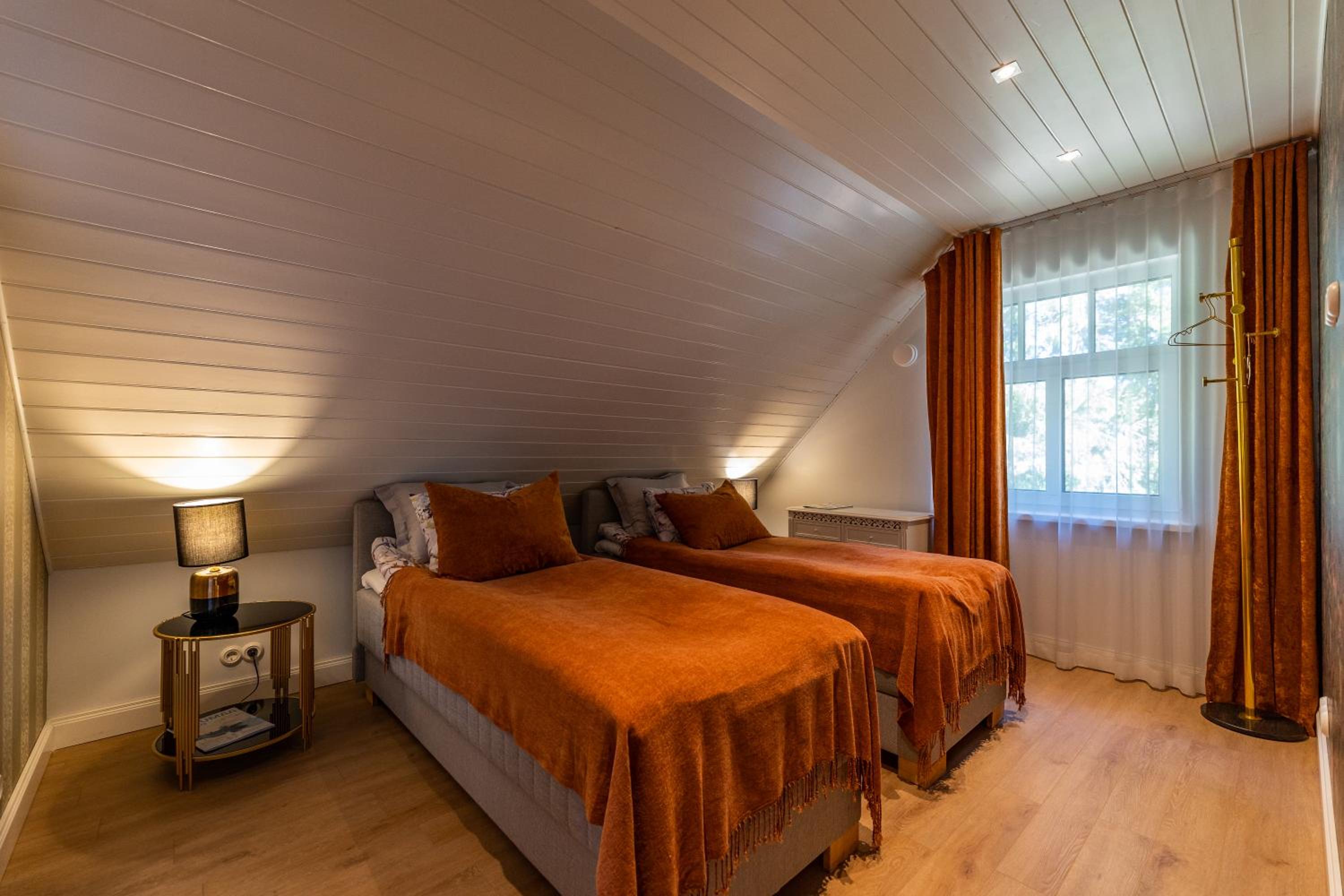 Double or Twin Room with Private Bathroom - Photo 1