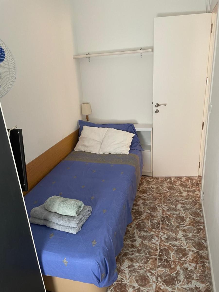 Single Room with Shared Bathroom