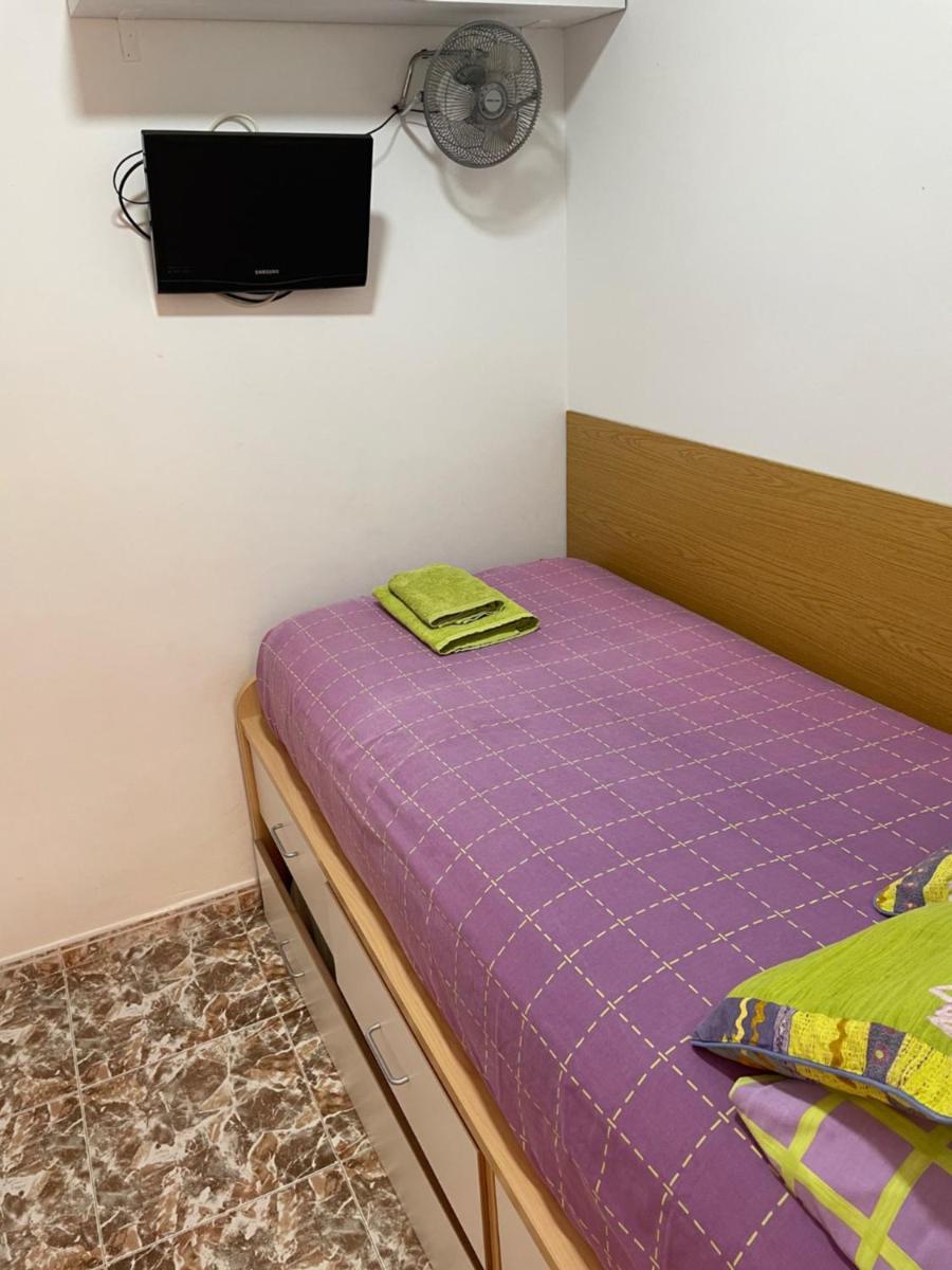 Budget Single Room with Shared Bathroom