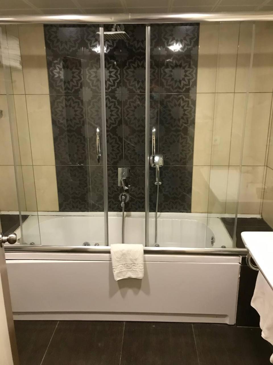 Double Room - Photo 10