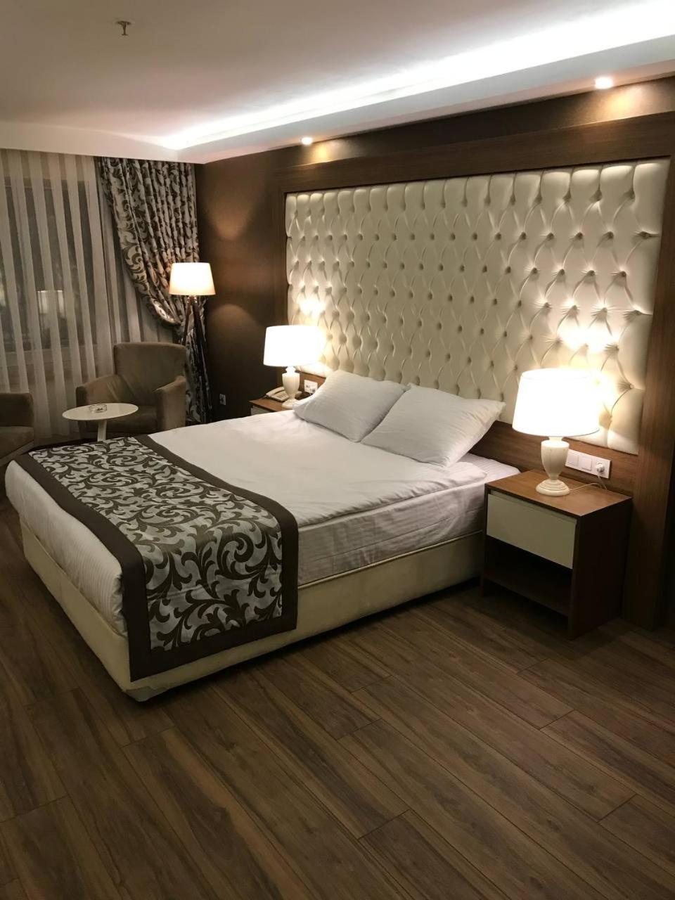 Double Room - Photo 11