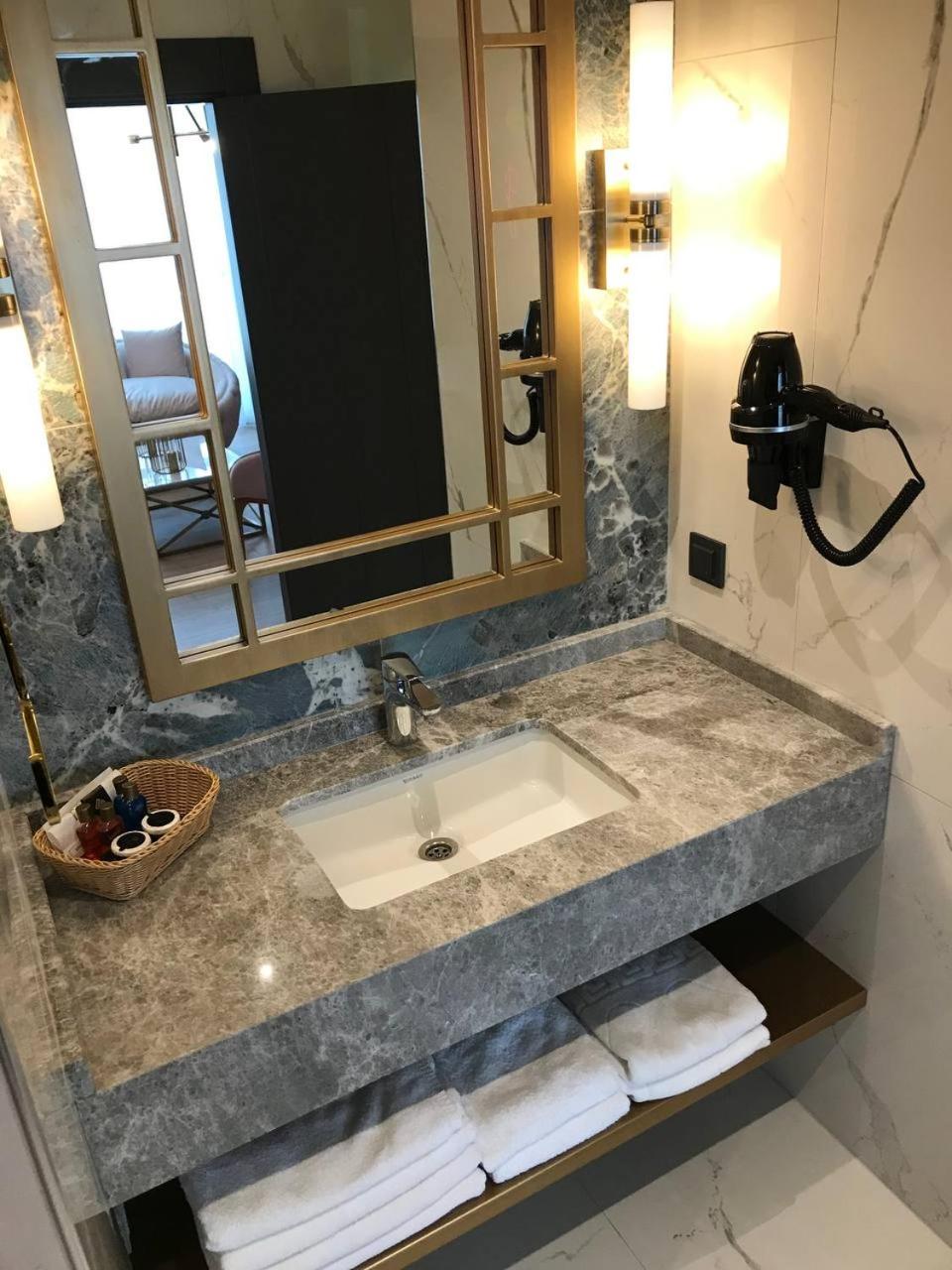 Junior Suite - Photo 18