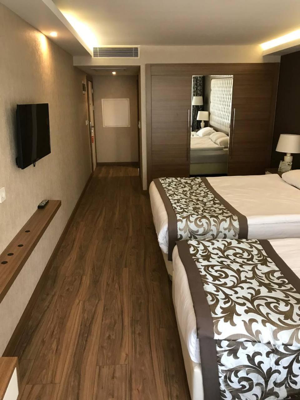 Twin Room - Photo 5