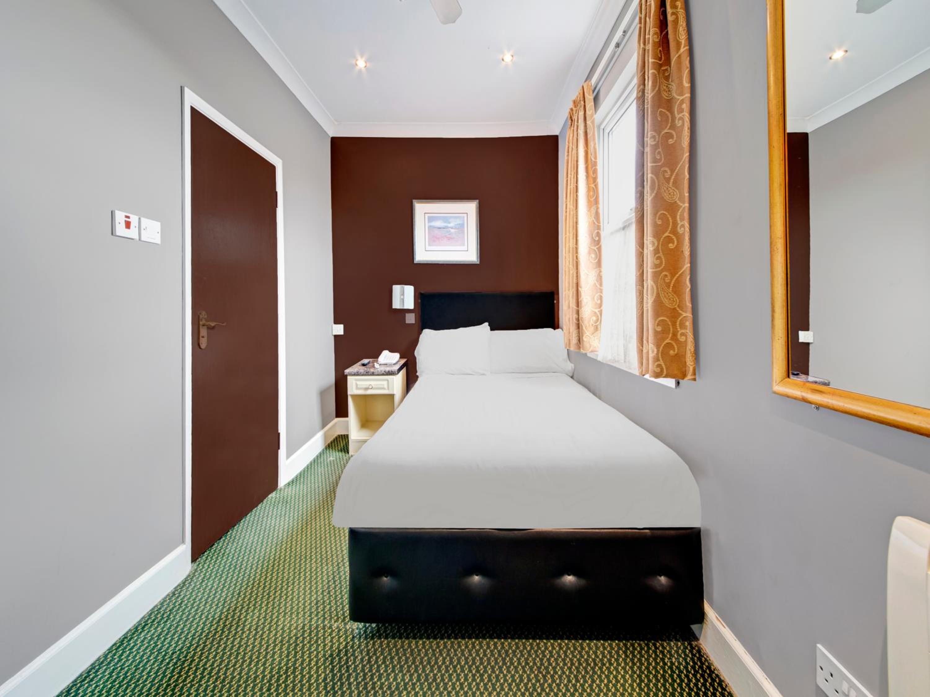 Standard Double Room - Photo 1