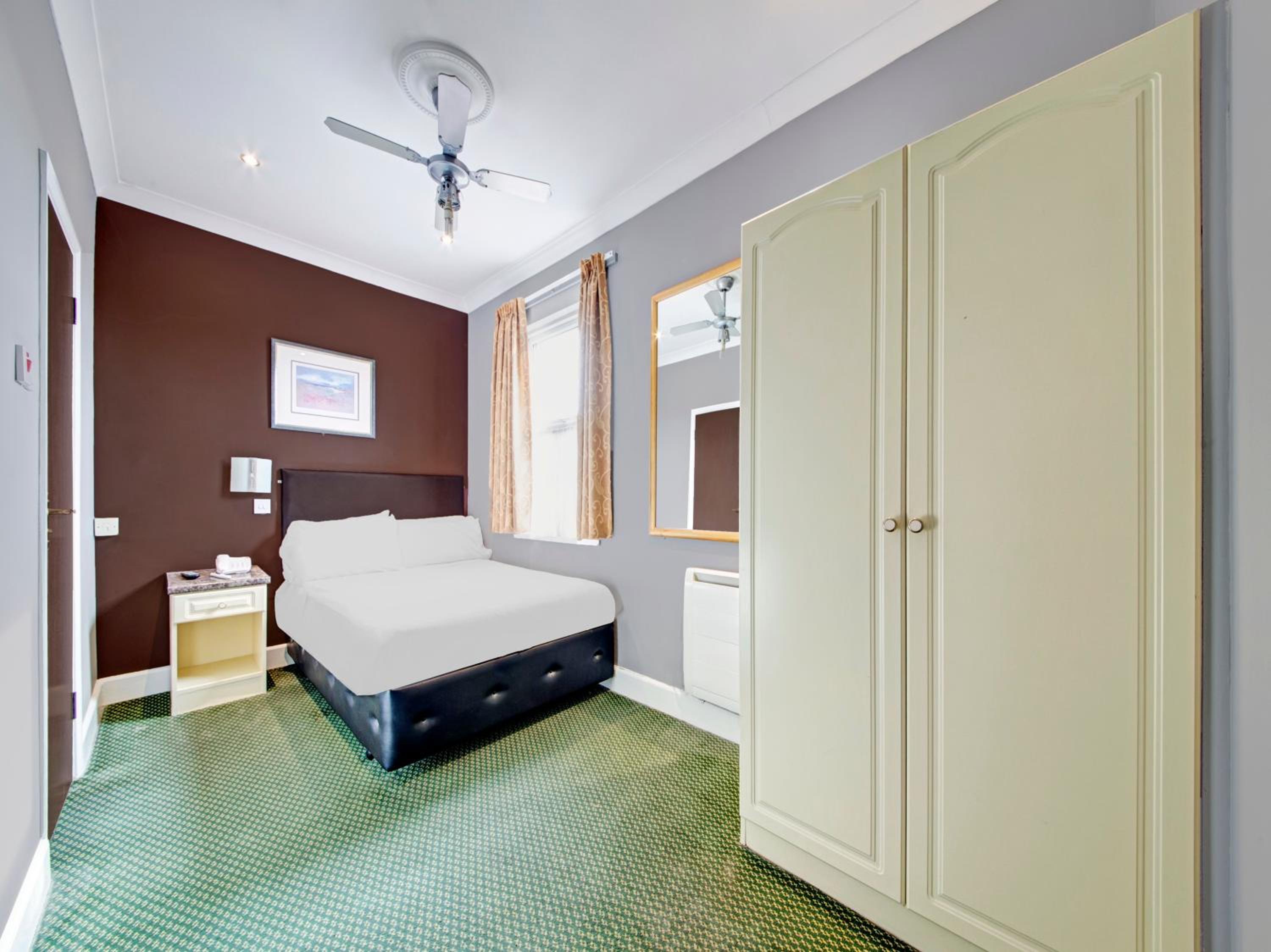 Standard Double Room - Photo 3