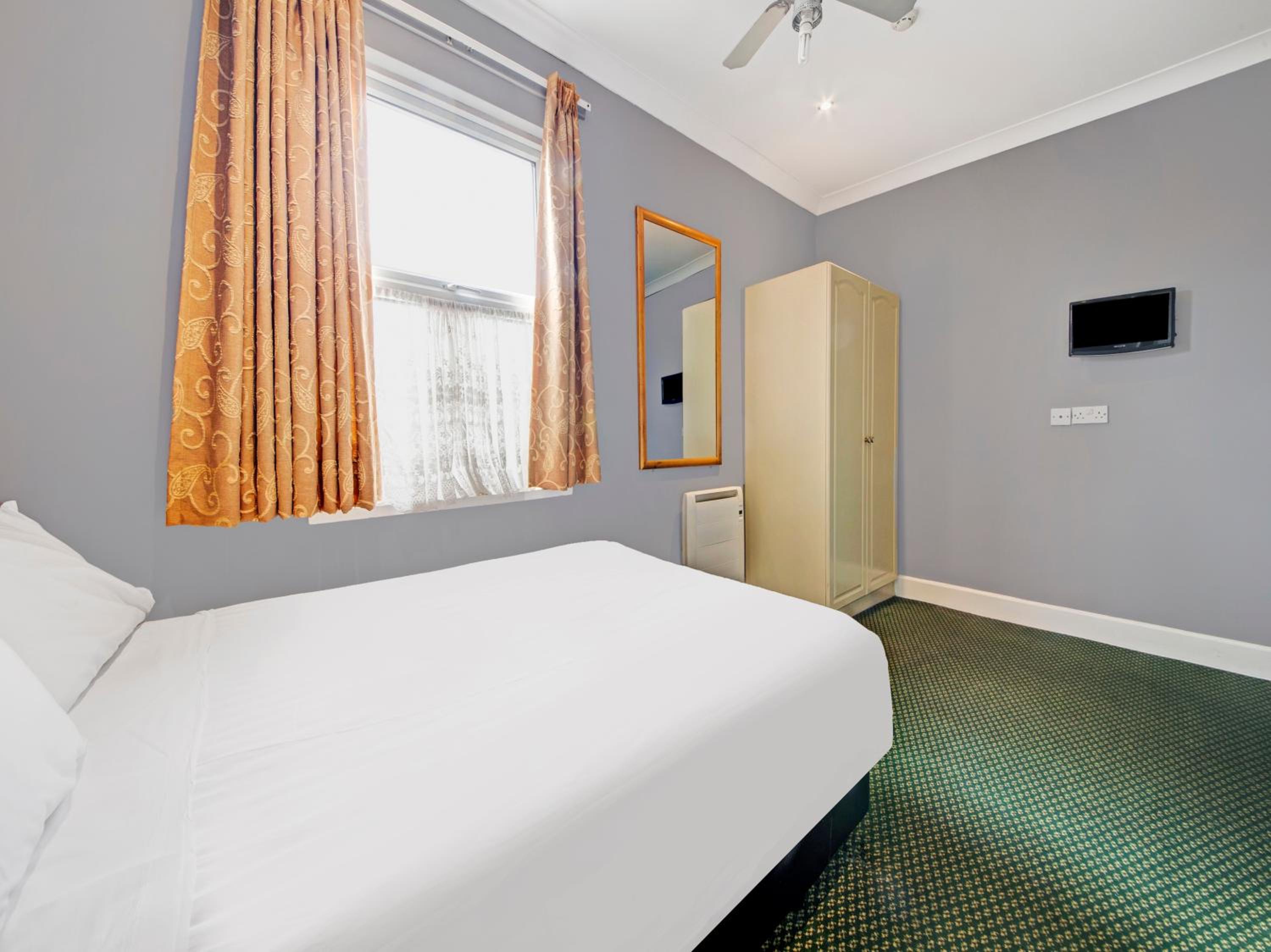 Standard Double Room - Photo 4