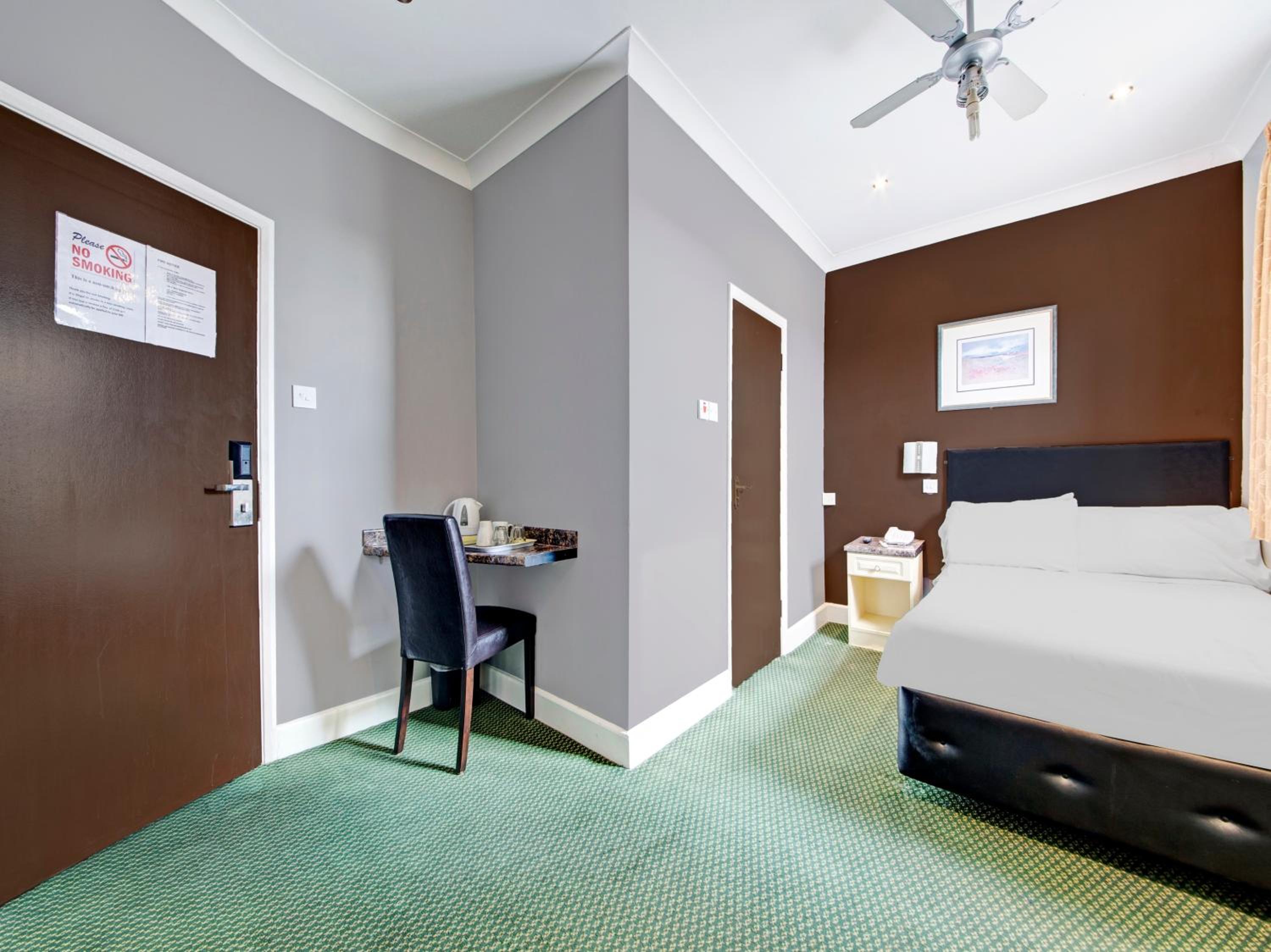 Standard Double Room - Photo 6