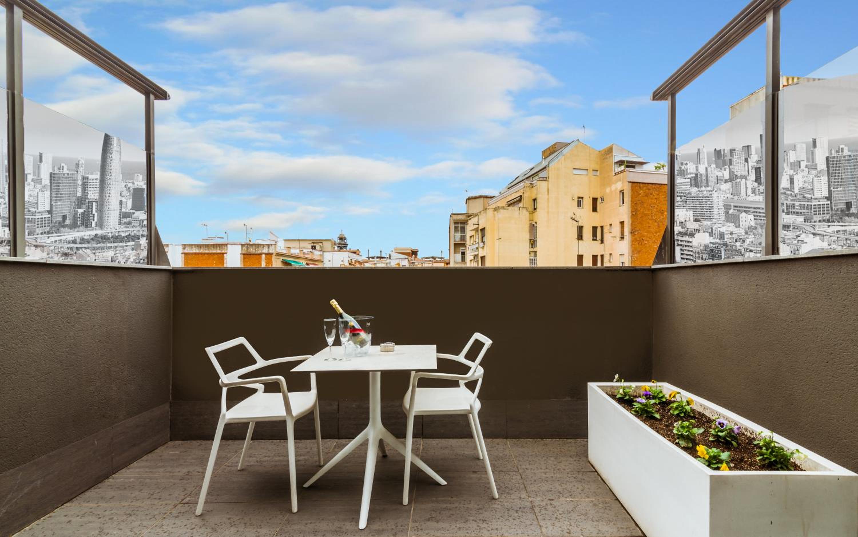 Urban terrace room includes one access to the spa per person per stay photo 2