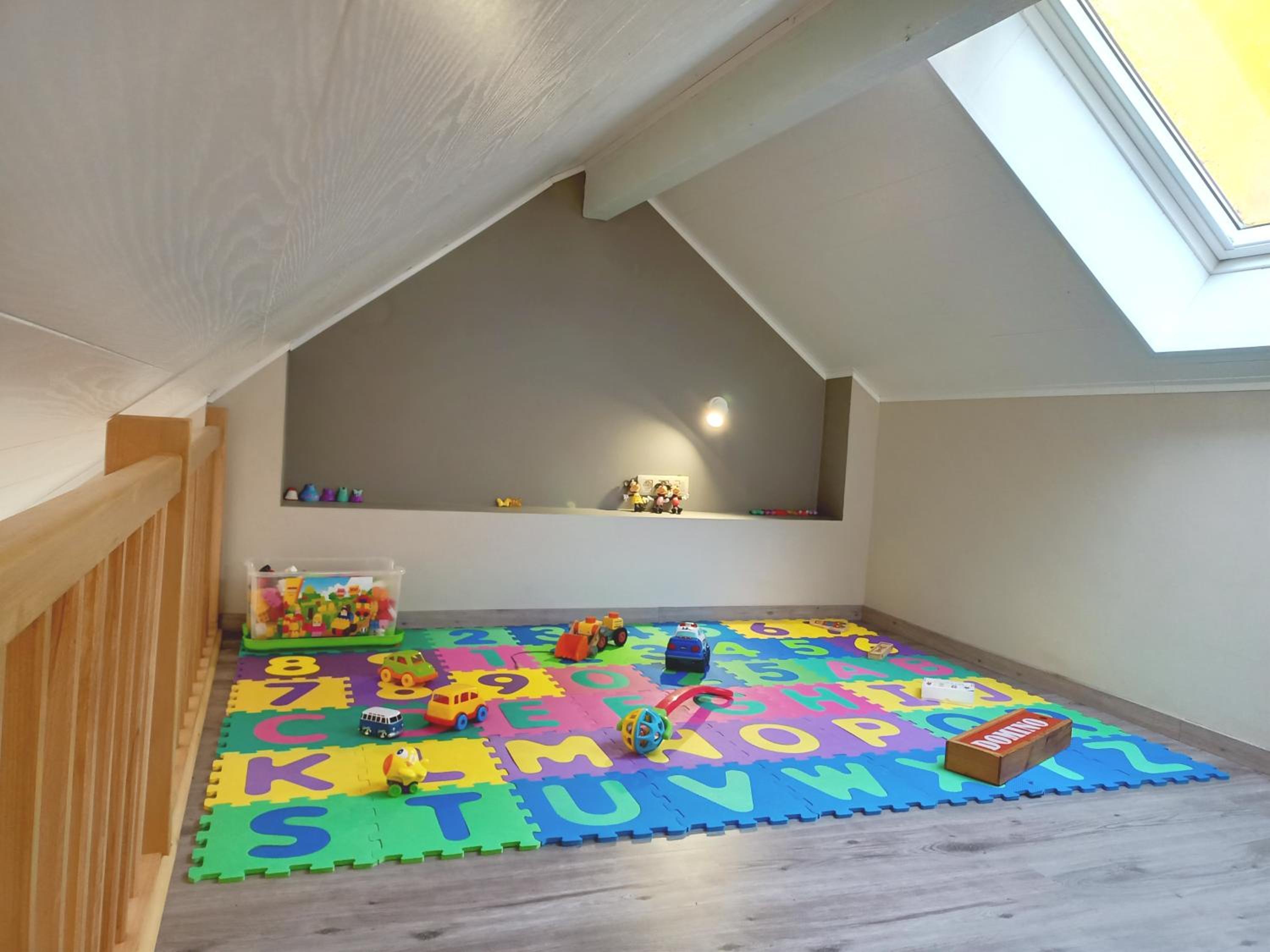 Three-Bedroom House photo 2