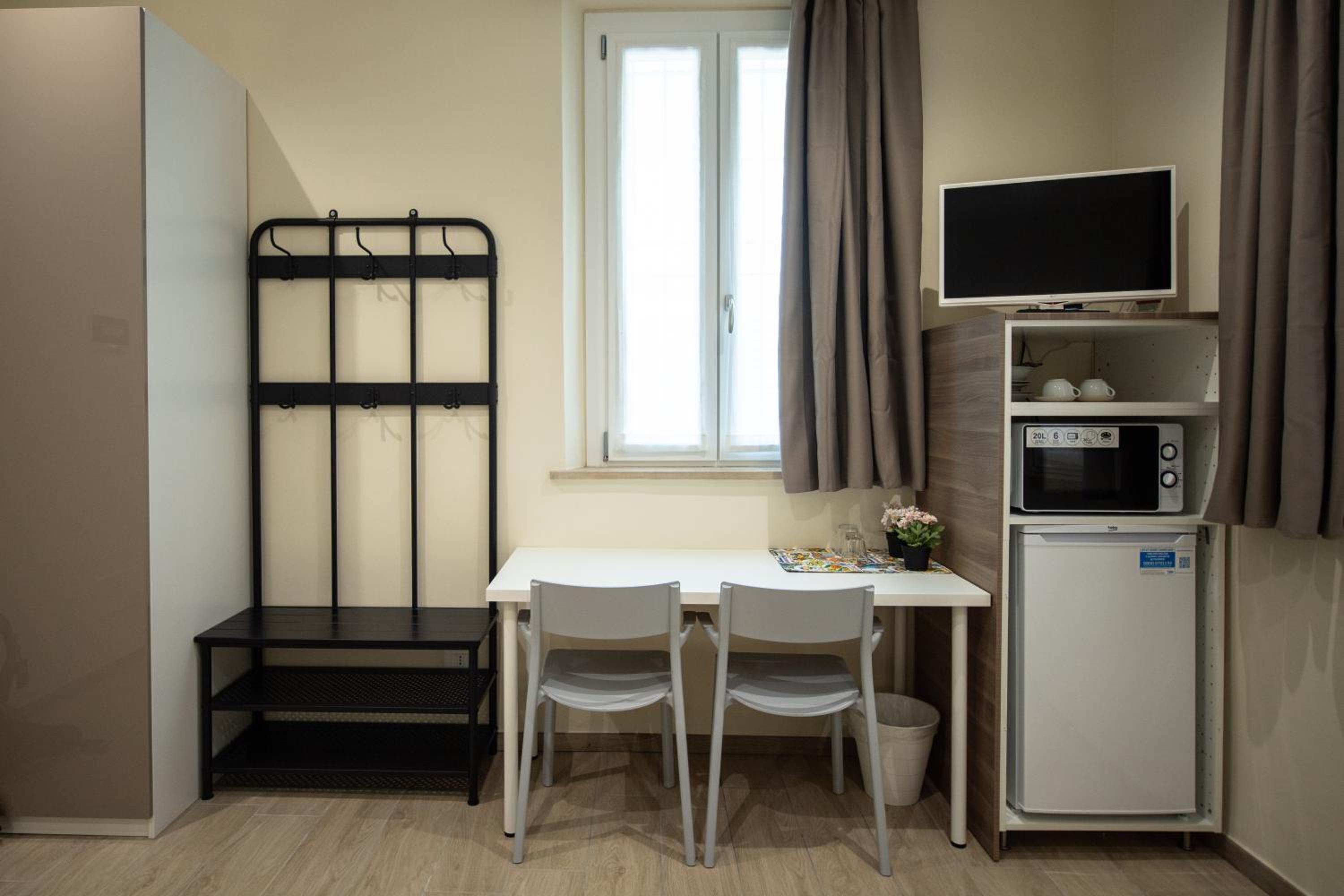 Deluxe Twin Room - Photo 8