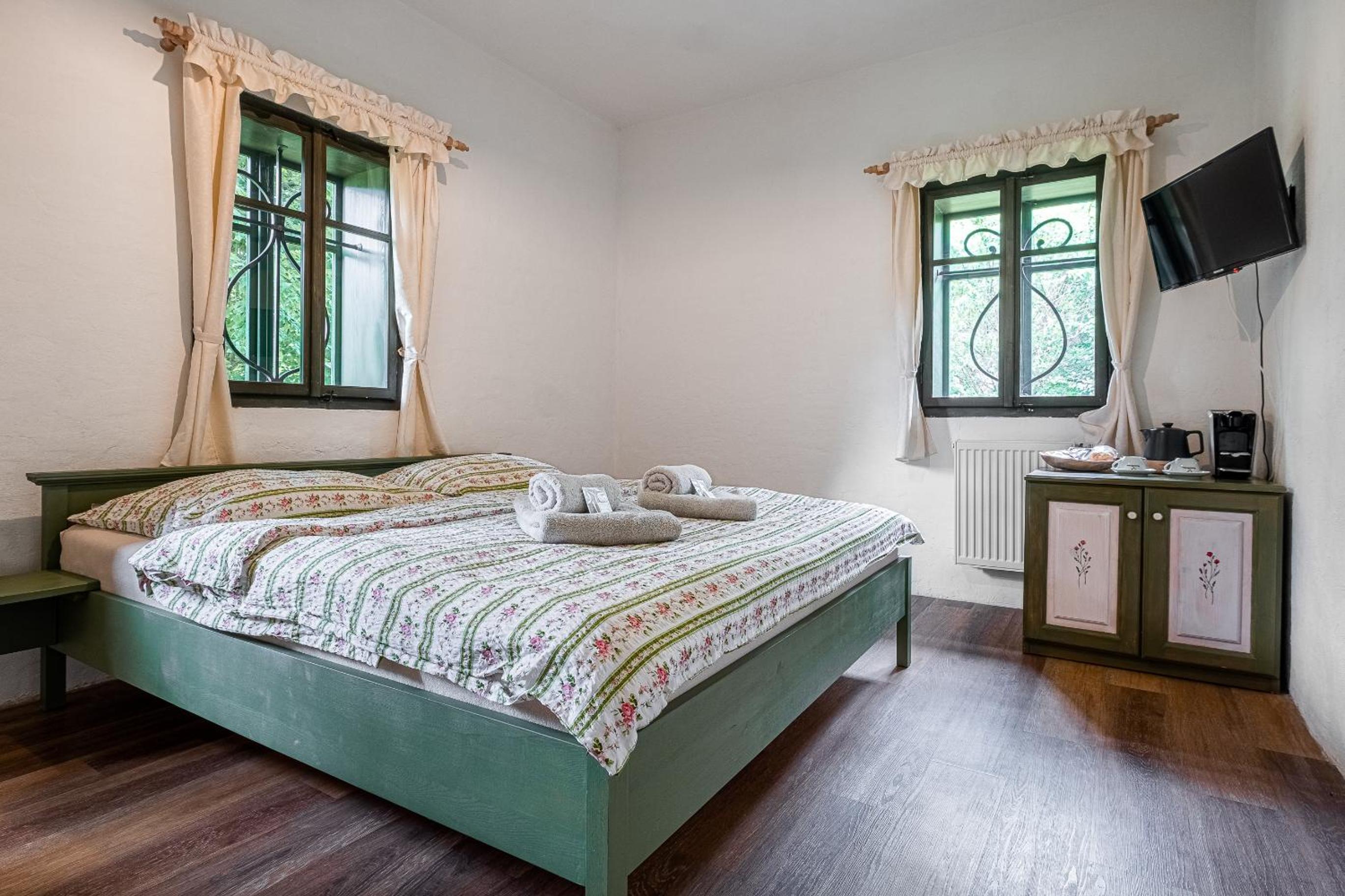 Double Room with Extra Bed photo 1