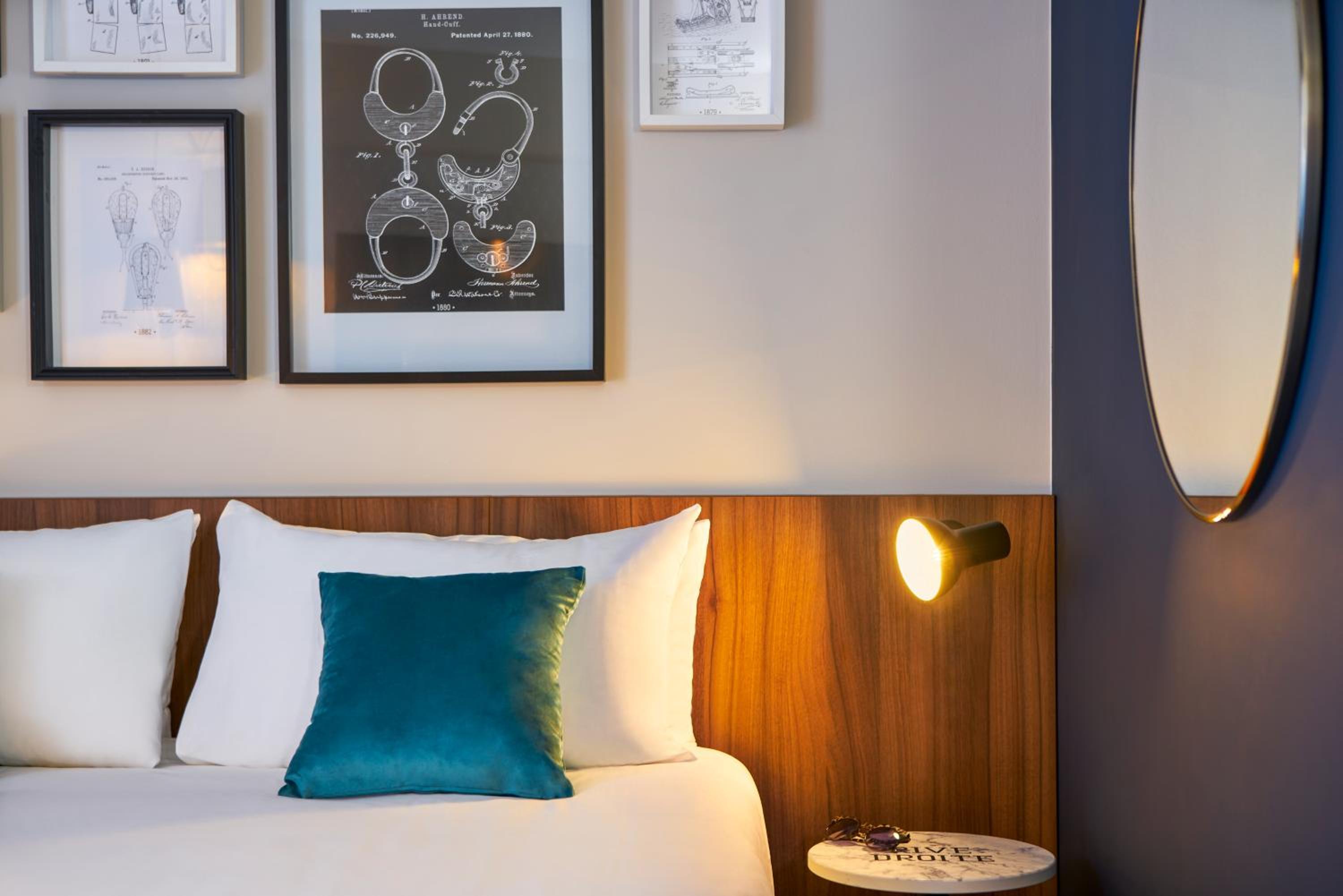 Privilege room queen-size double bed and 1 sofa bed for 1 person photo 3