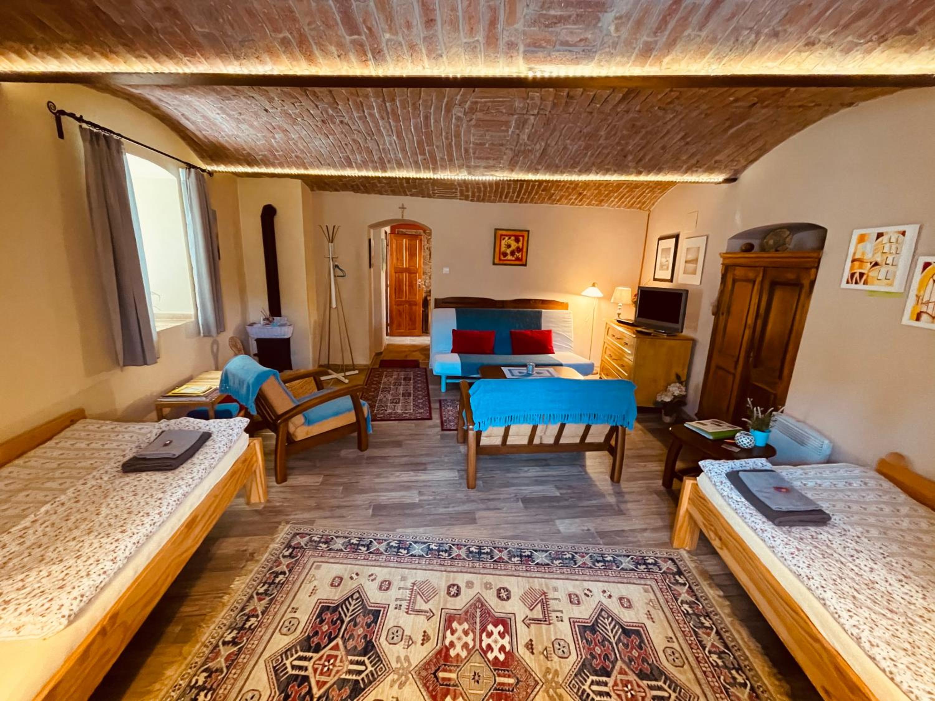 Apartment - Photo 2