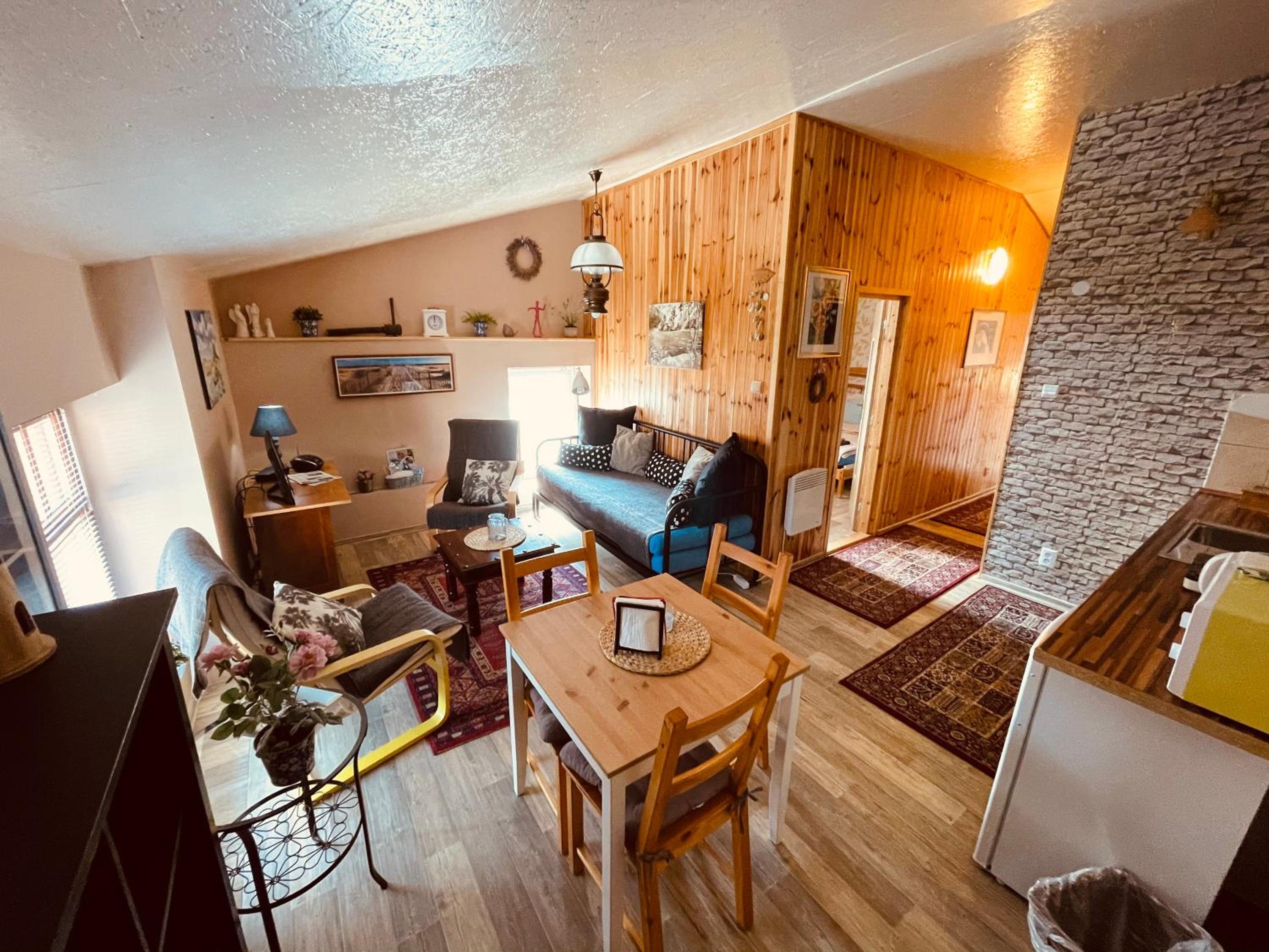 One-Bedroom Apartment - Photo 1