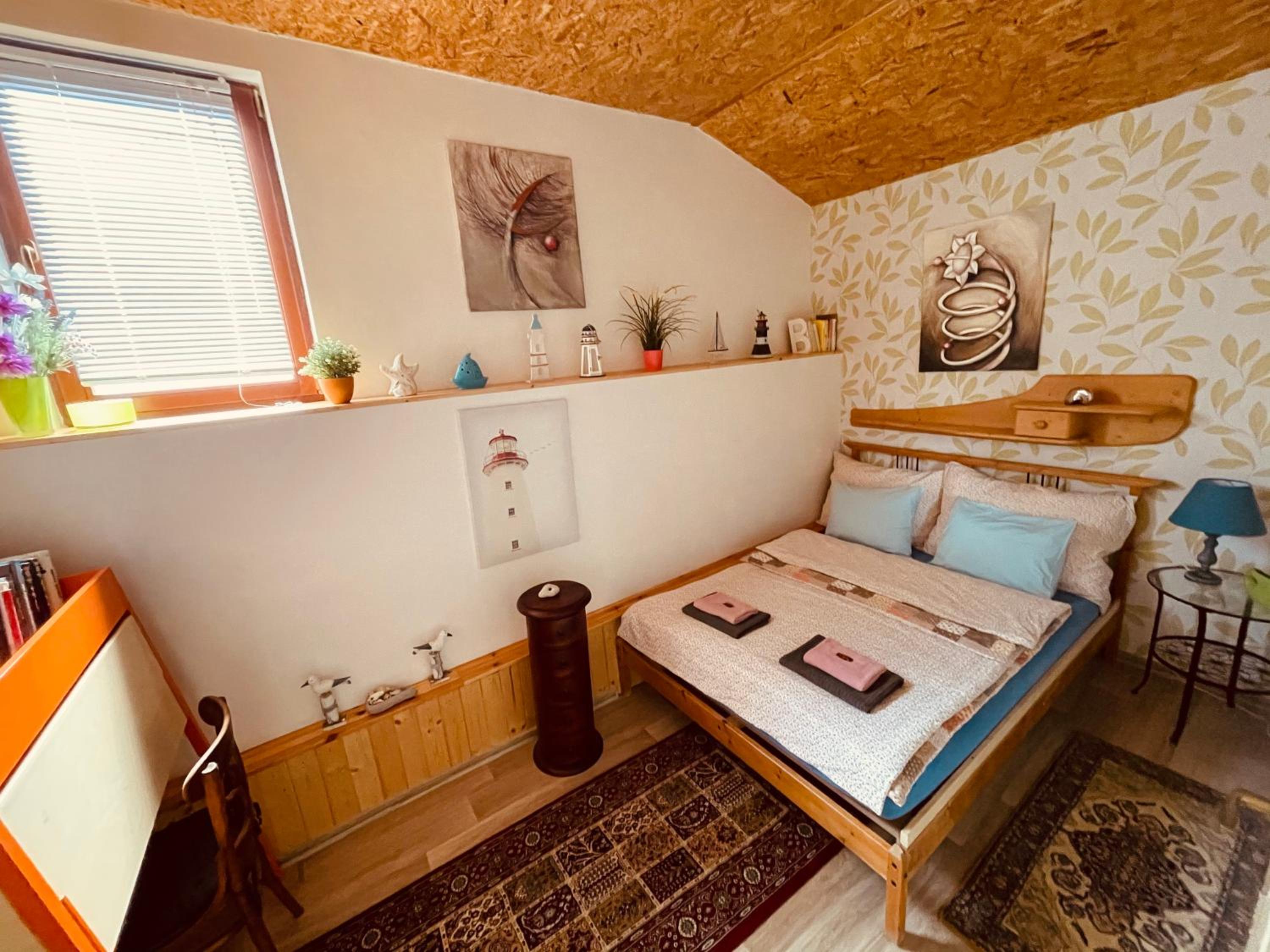 One-Bedroom Apartment - Photo 6