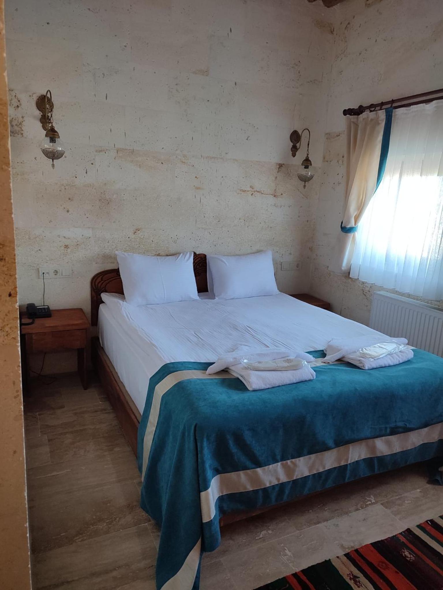 Budget Double Room - Photo 6