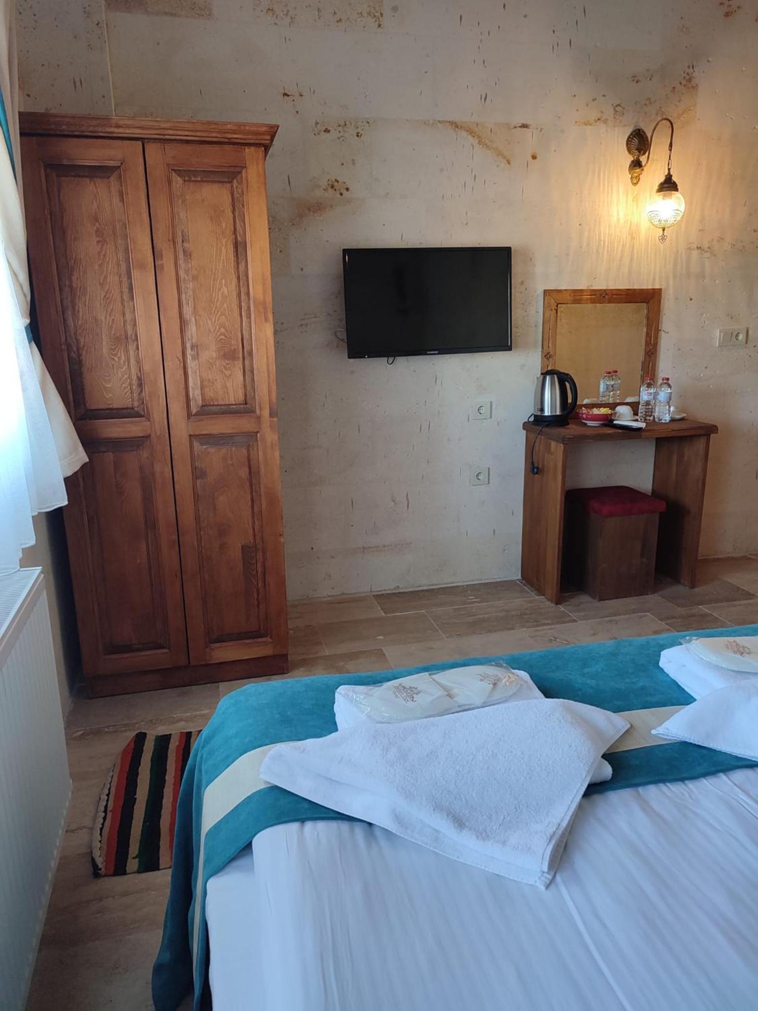 Budget Double Room - Photo 5