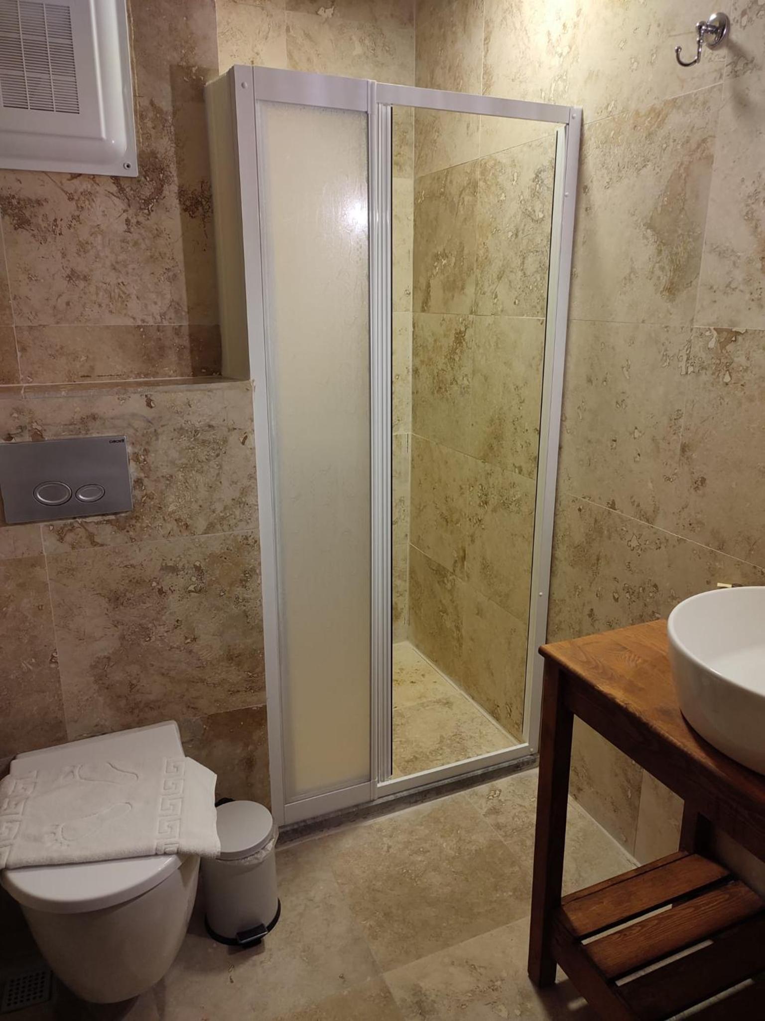 Standard Double Room - Photo 3