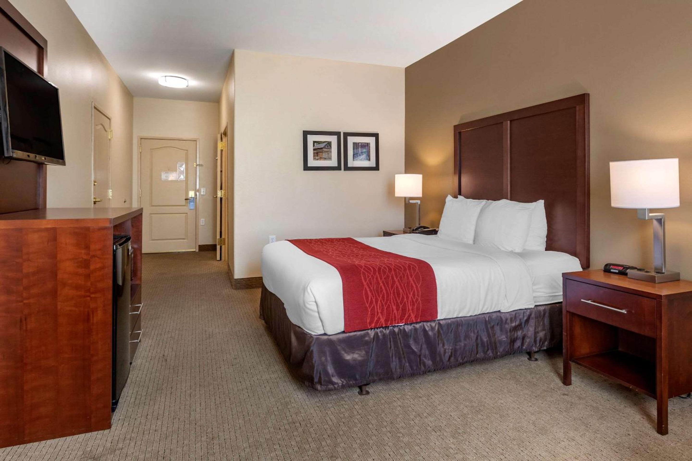 King Room - Accessible/Non-Smoking - Photo 1